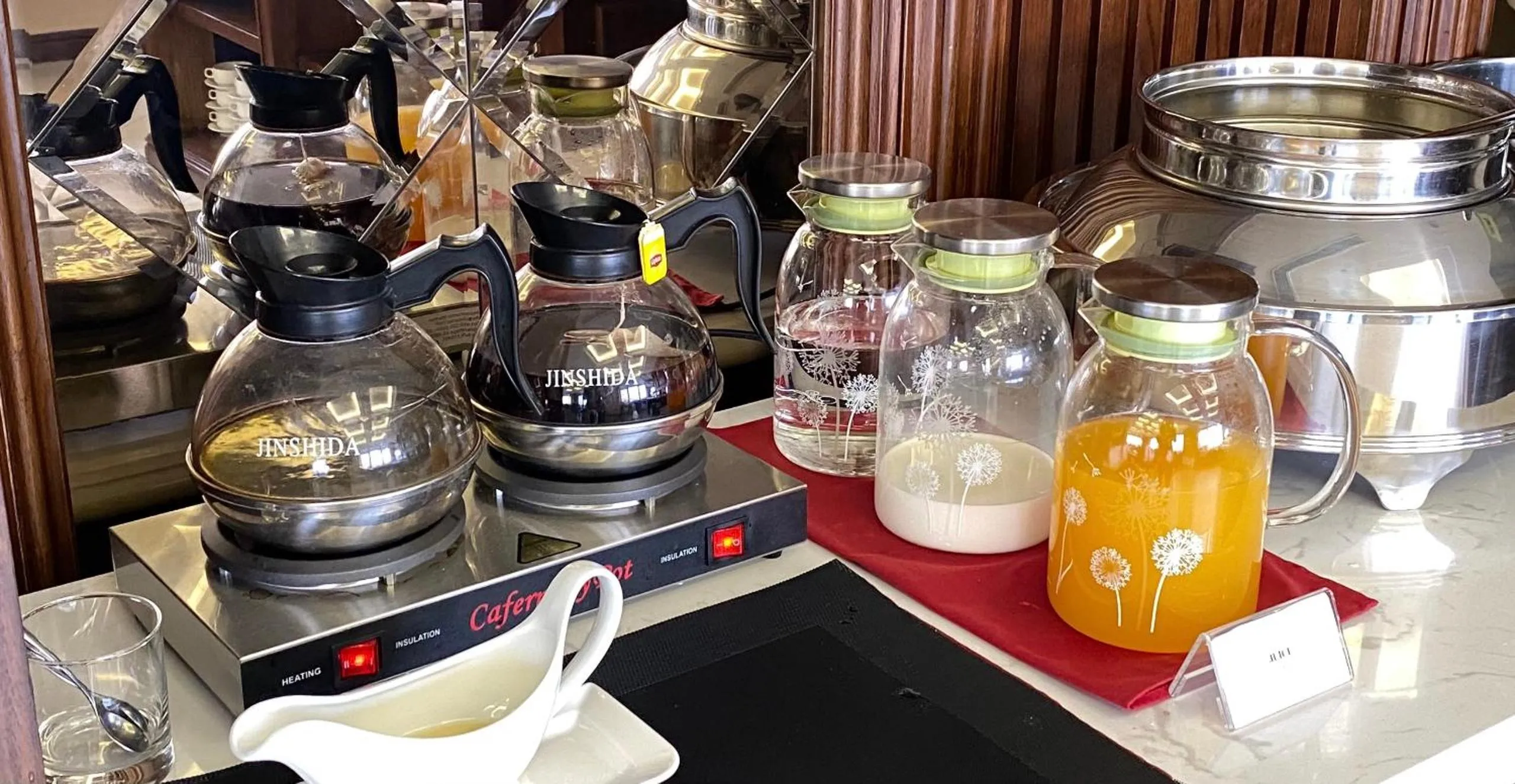 Coffee/tea facilities in Minasi Premium Hotel