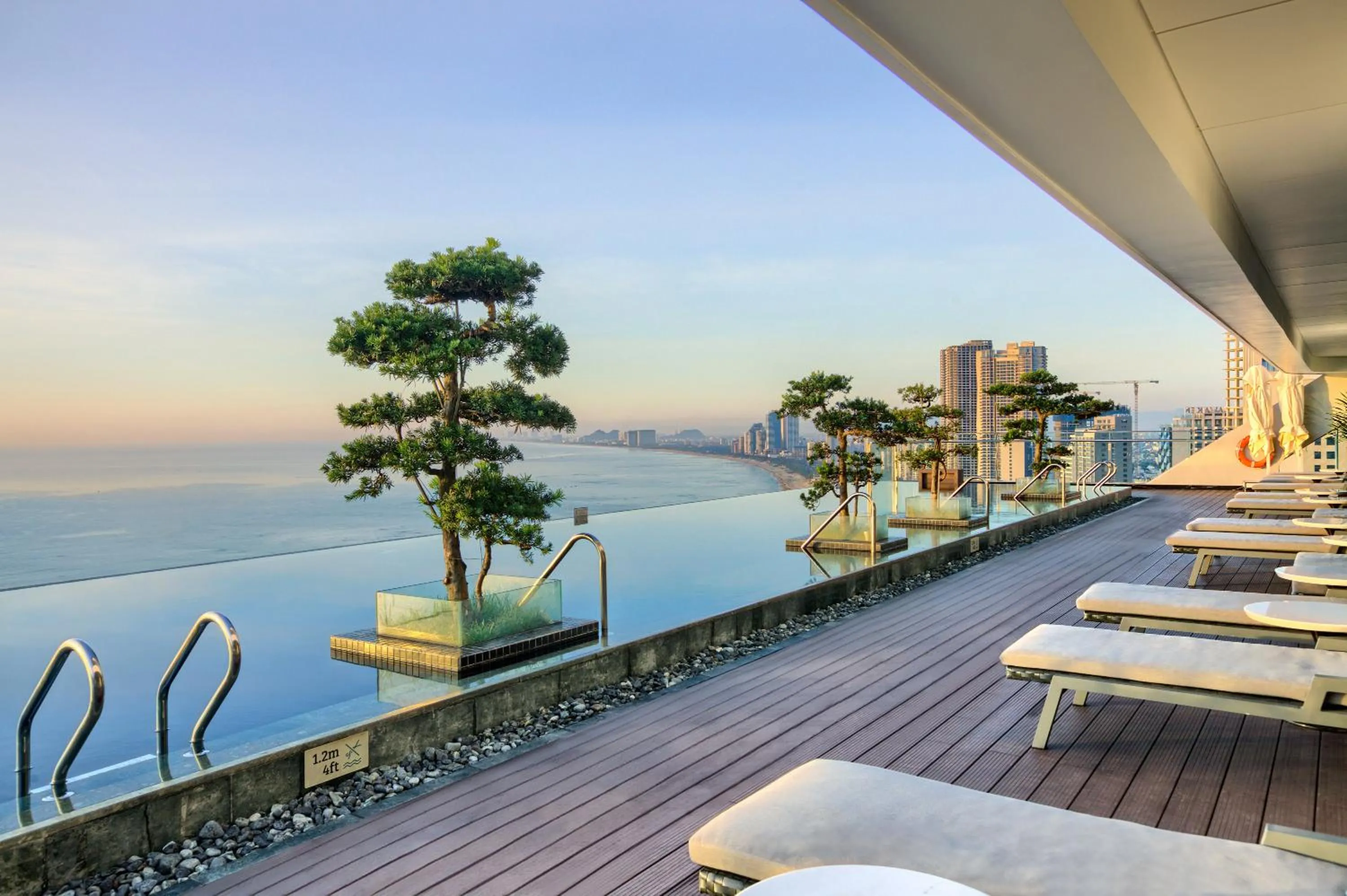 Patio in Hilton Garden Inn Da Nang