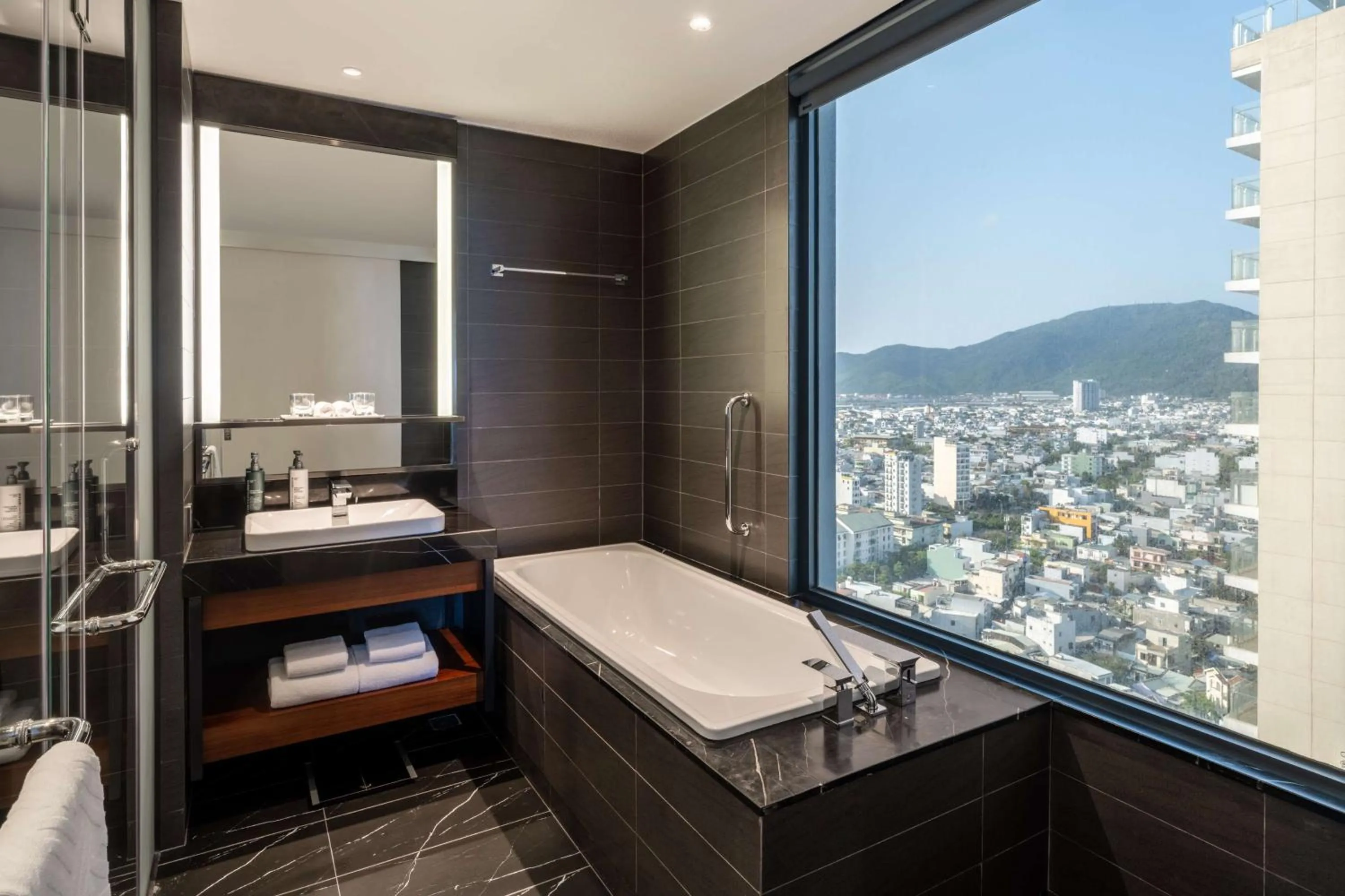 Bathroom in Hilton Garden Inn Da Nang
