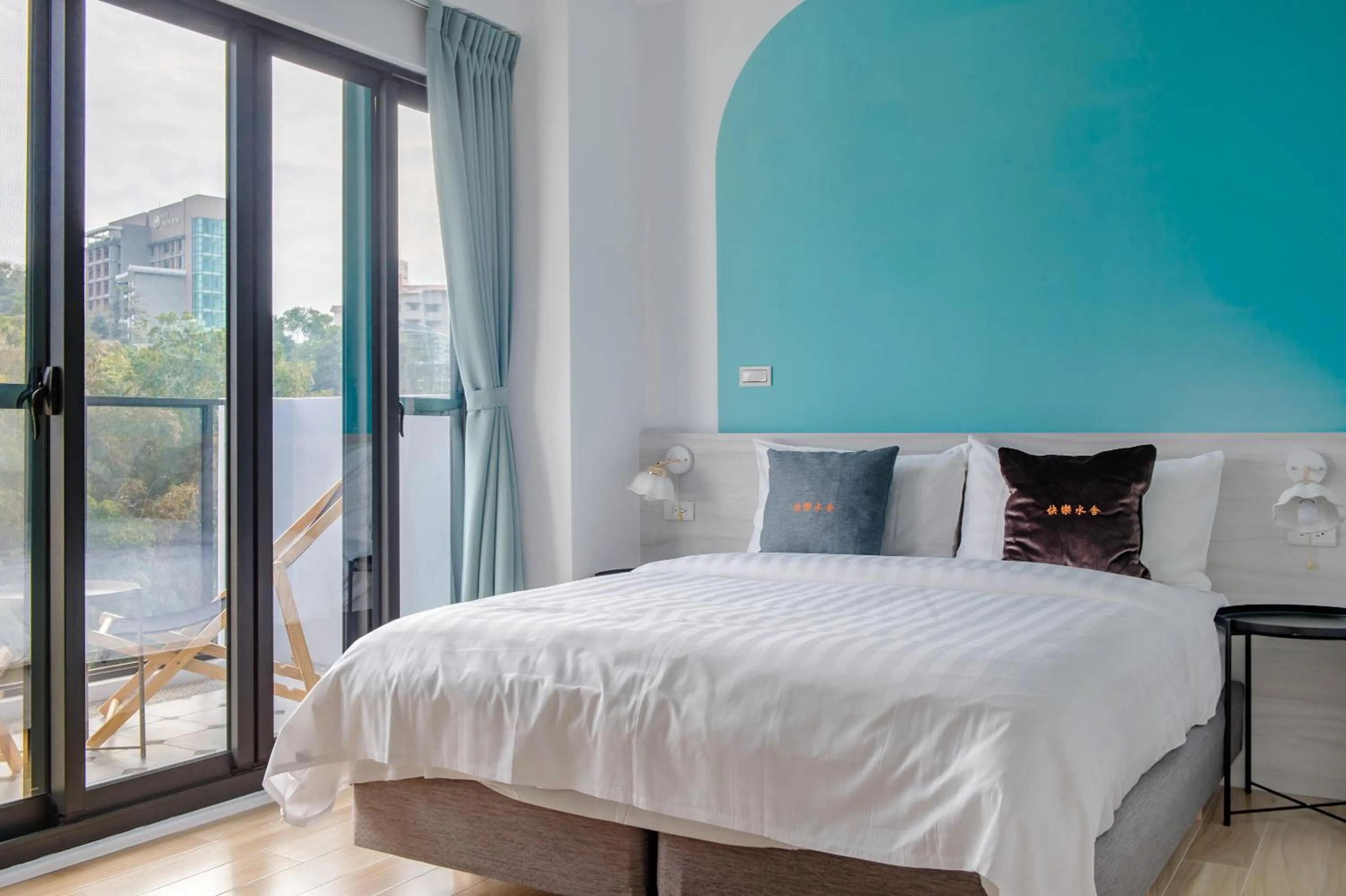 Bedroom, Bed in Water House