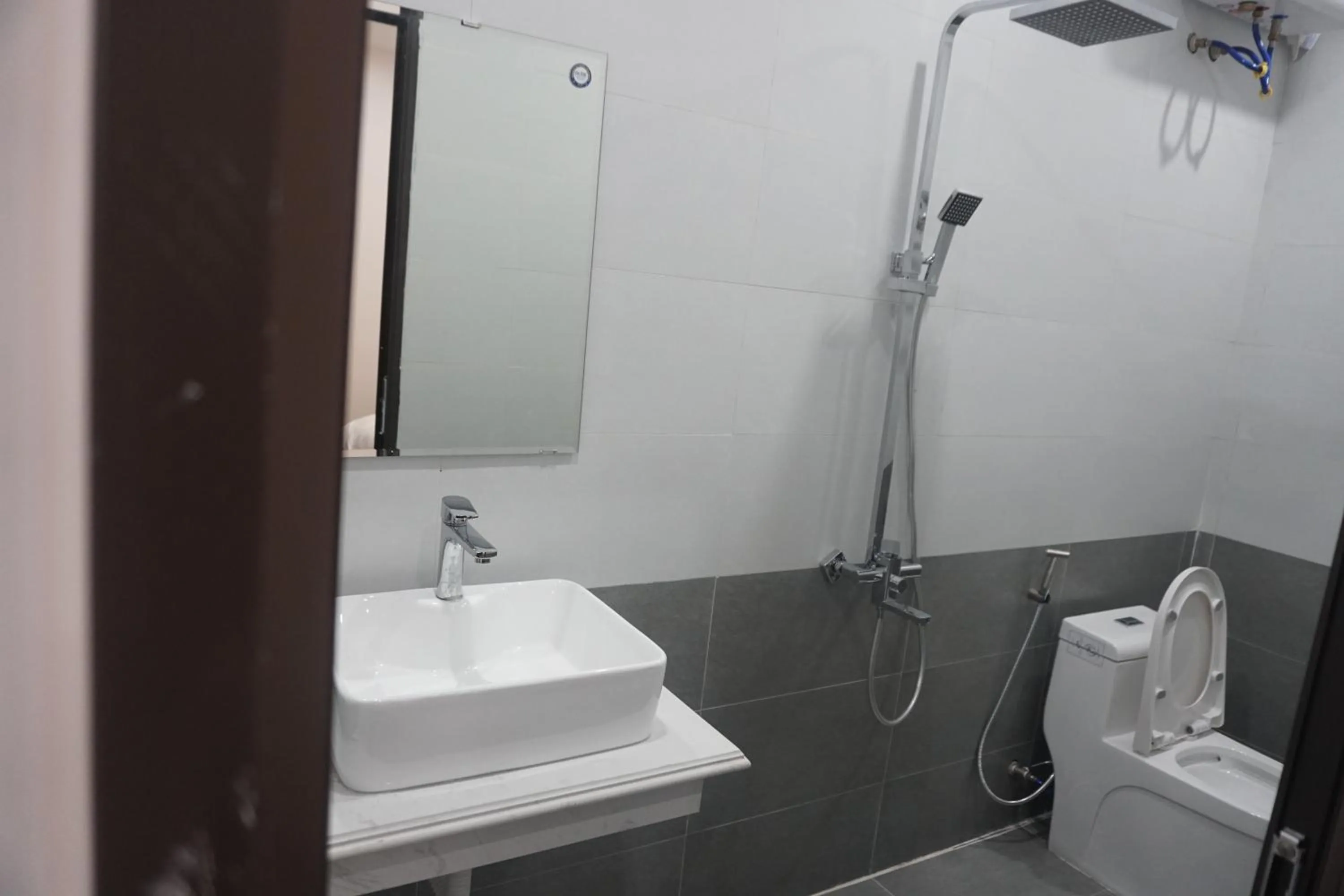 Toilet in Adal Motel