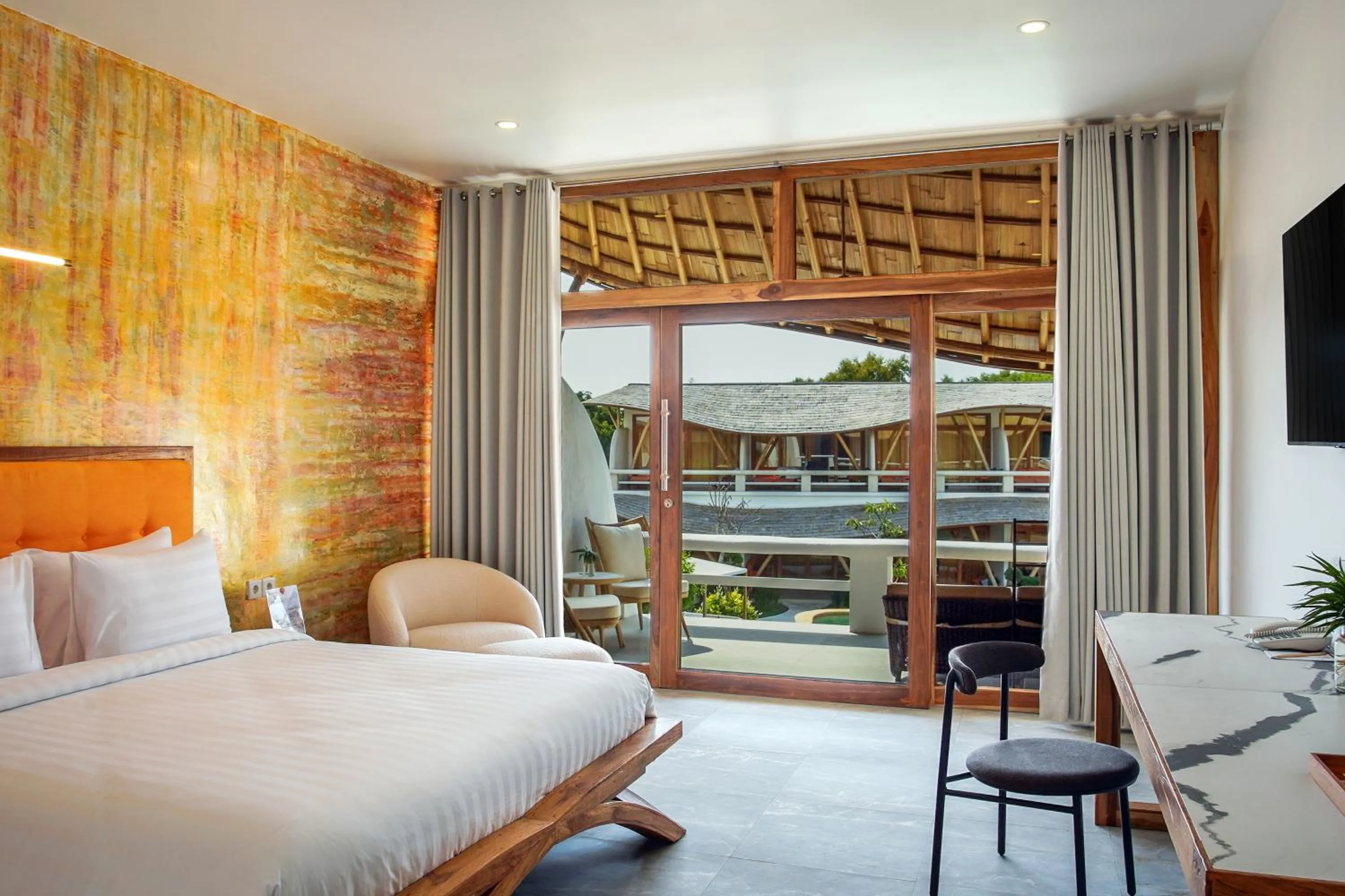 Bedroom, Bed in Pearl Sunset Resort - Sunset Moments, Adults Only