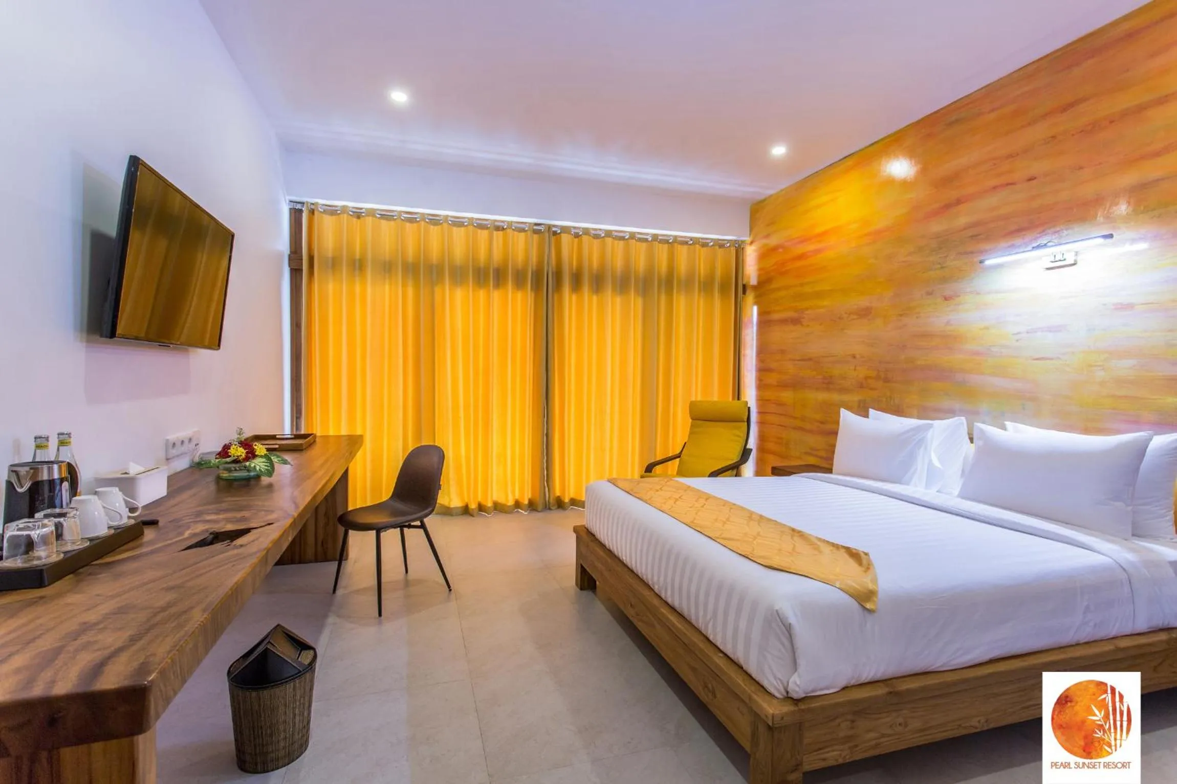 Bedroom, Bed in Pearl Sunset Resort - Sunset Moments, Adults Only