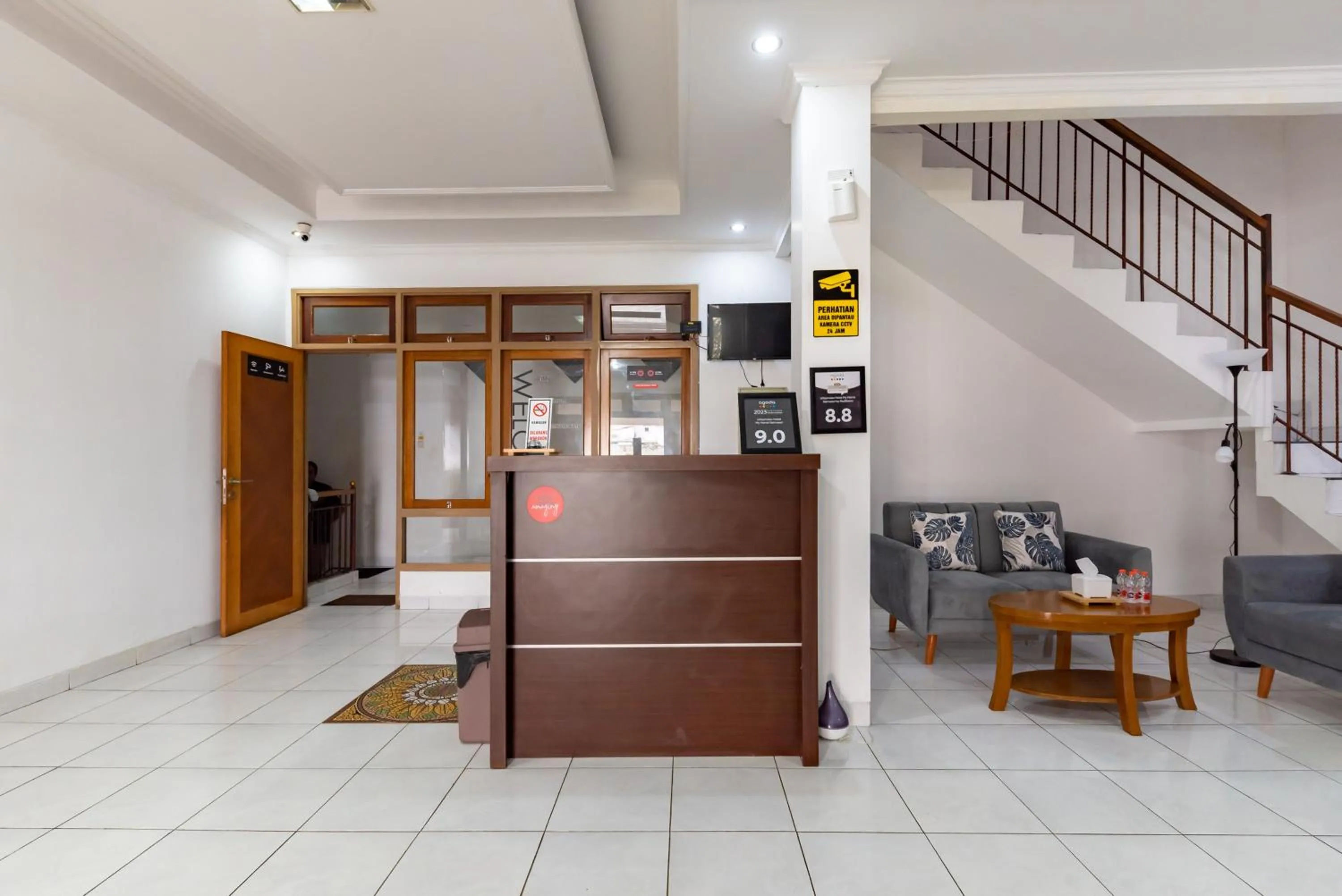 Lobby or reception in RedDoorz Plus near Universitas Maranatha Bandung 2