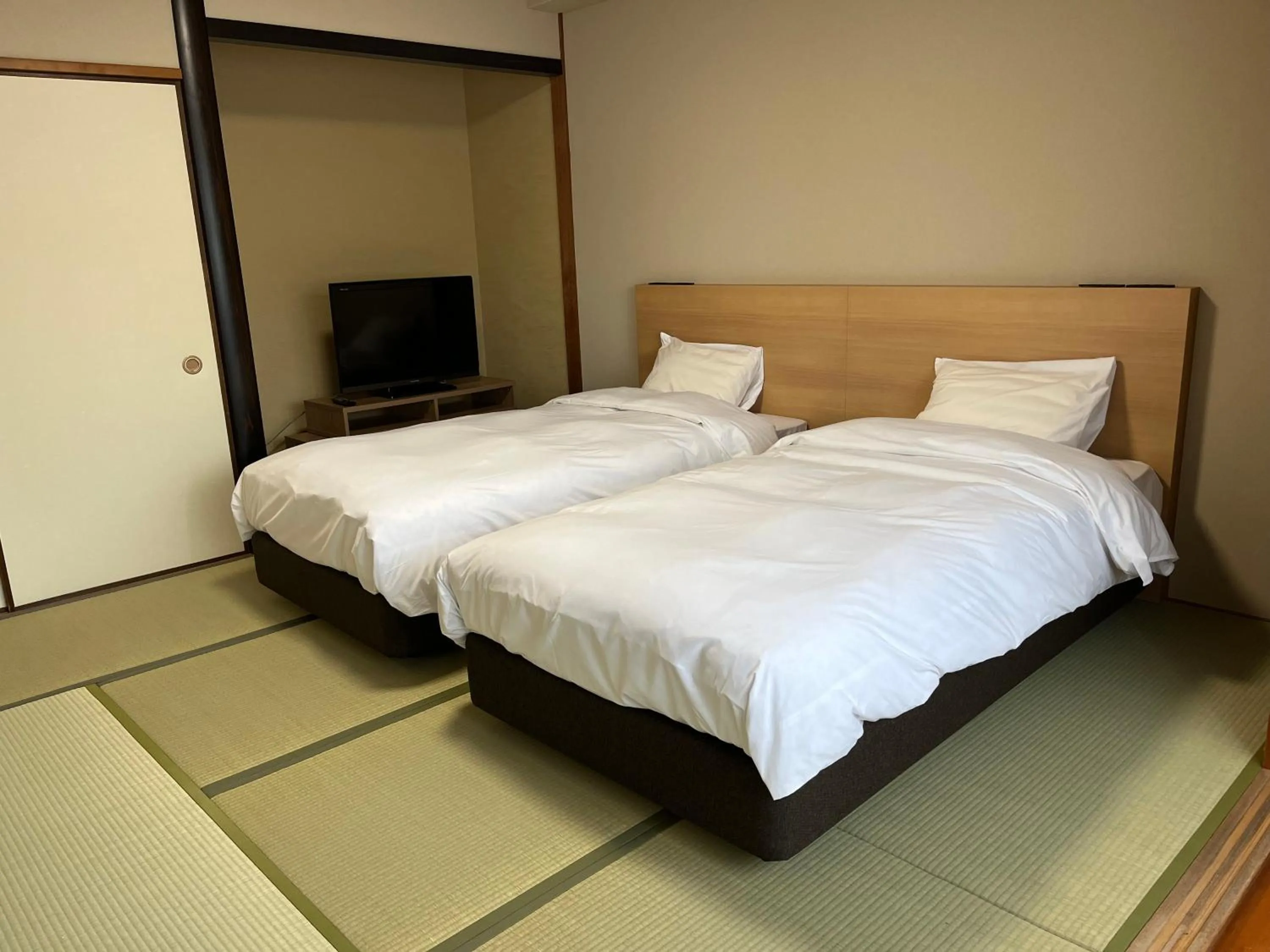 Photo of the whole room, Bed in Ureshino Onsen Yusyuku Sarayama