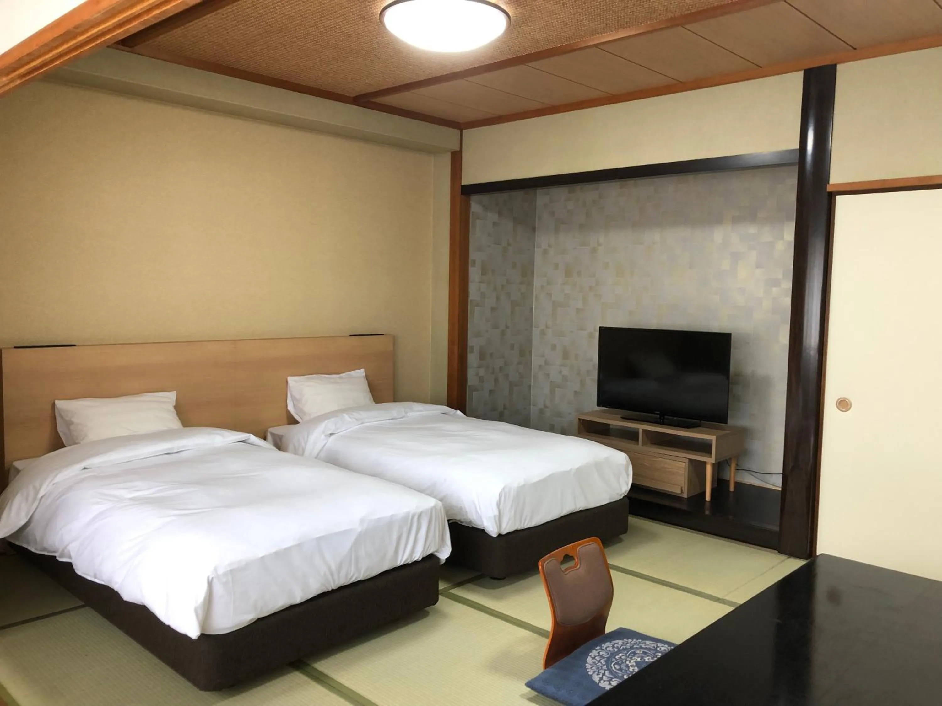 Photo of the whole room, Bed in Ureshino Onsen Yusyuku Sarayama
