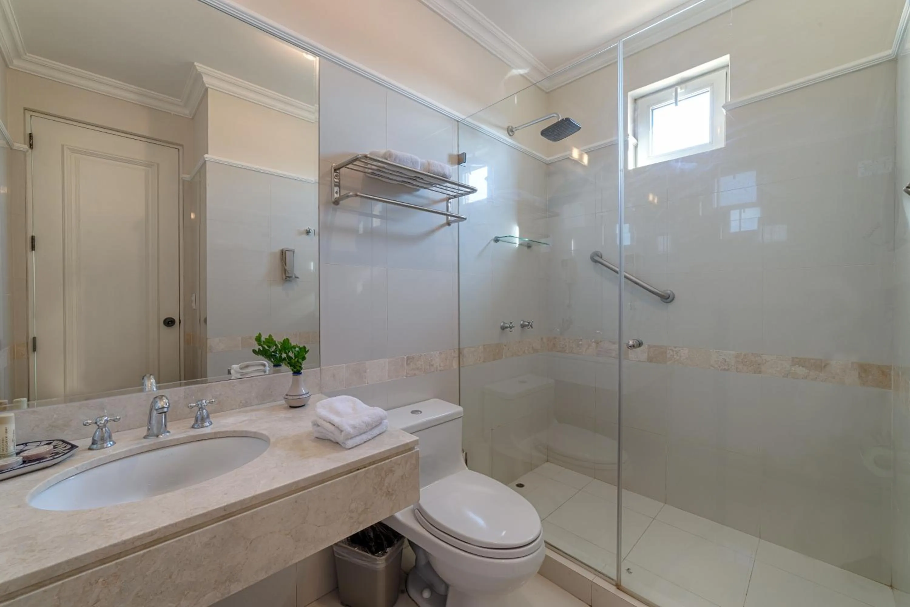 Shower in LP Los Portales Hotel Piura