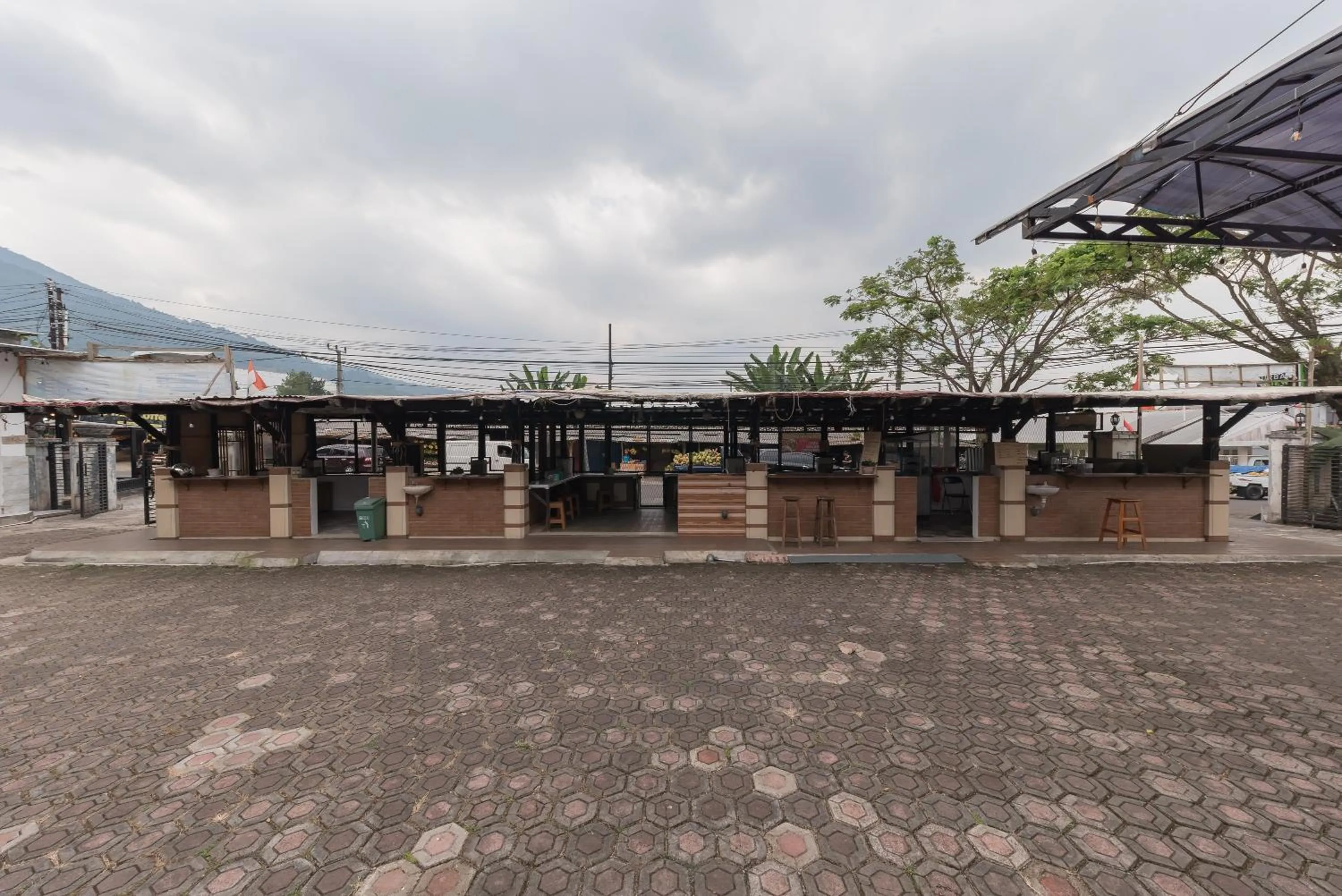 Property building in Urbanview Hotel Anggrek Puncak by RedDoorz