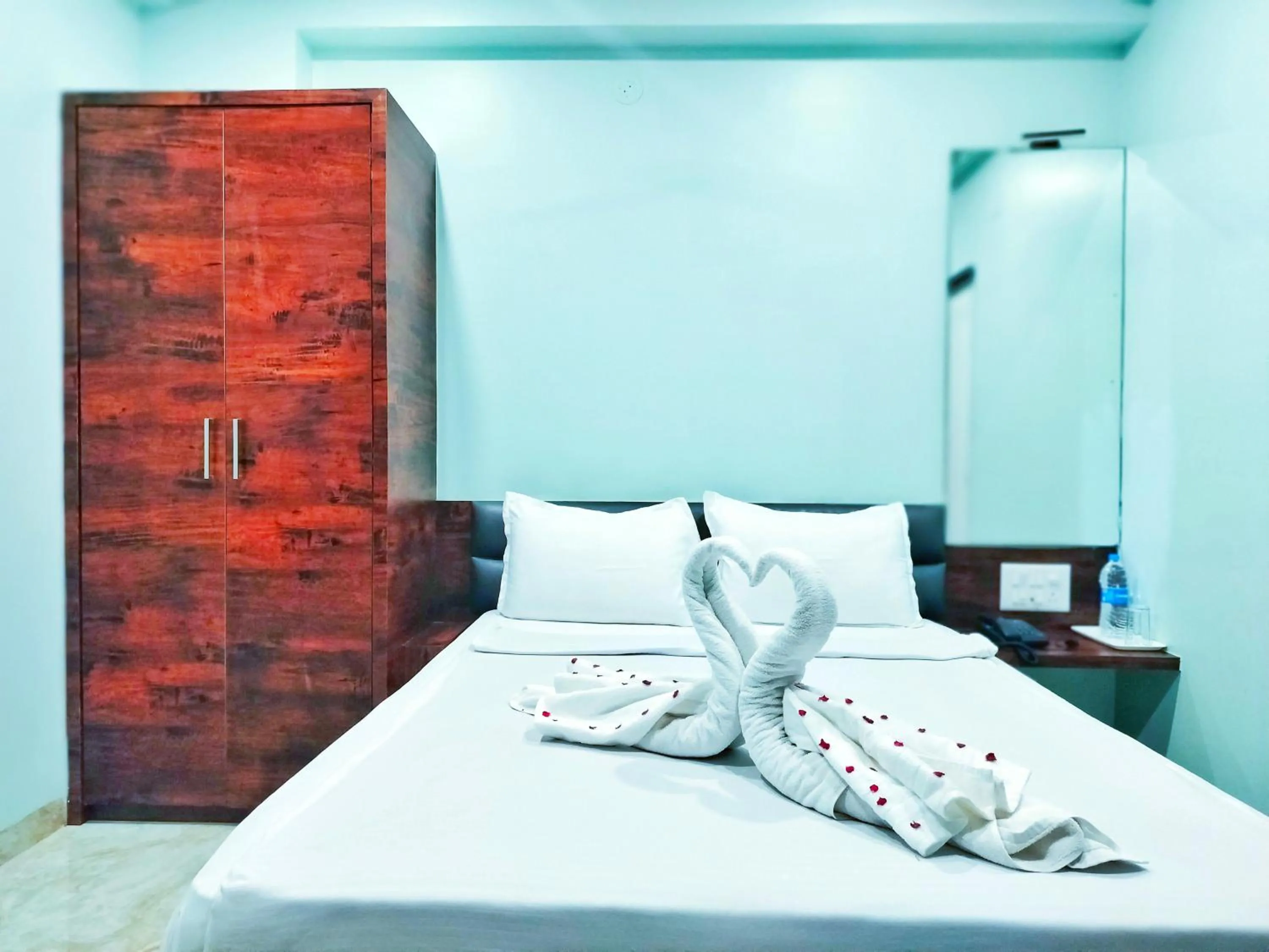 Bedroom, Bed in Shankar Residency, Akkalkot