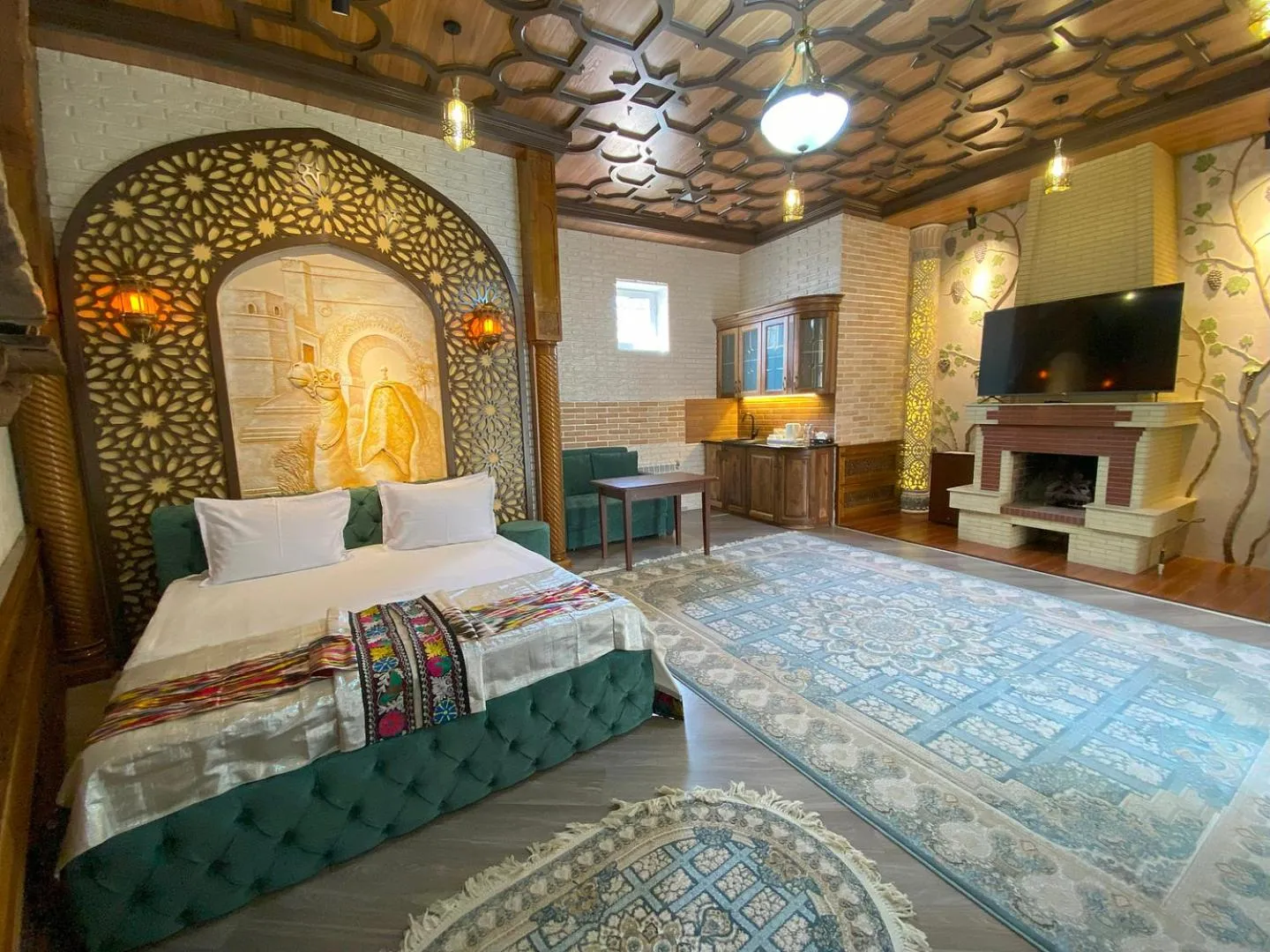 Bed in Reikartz Amar Samarkand