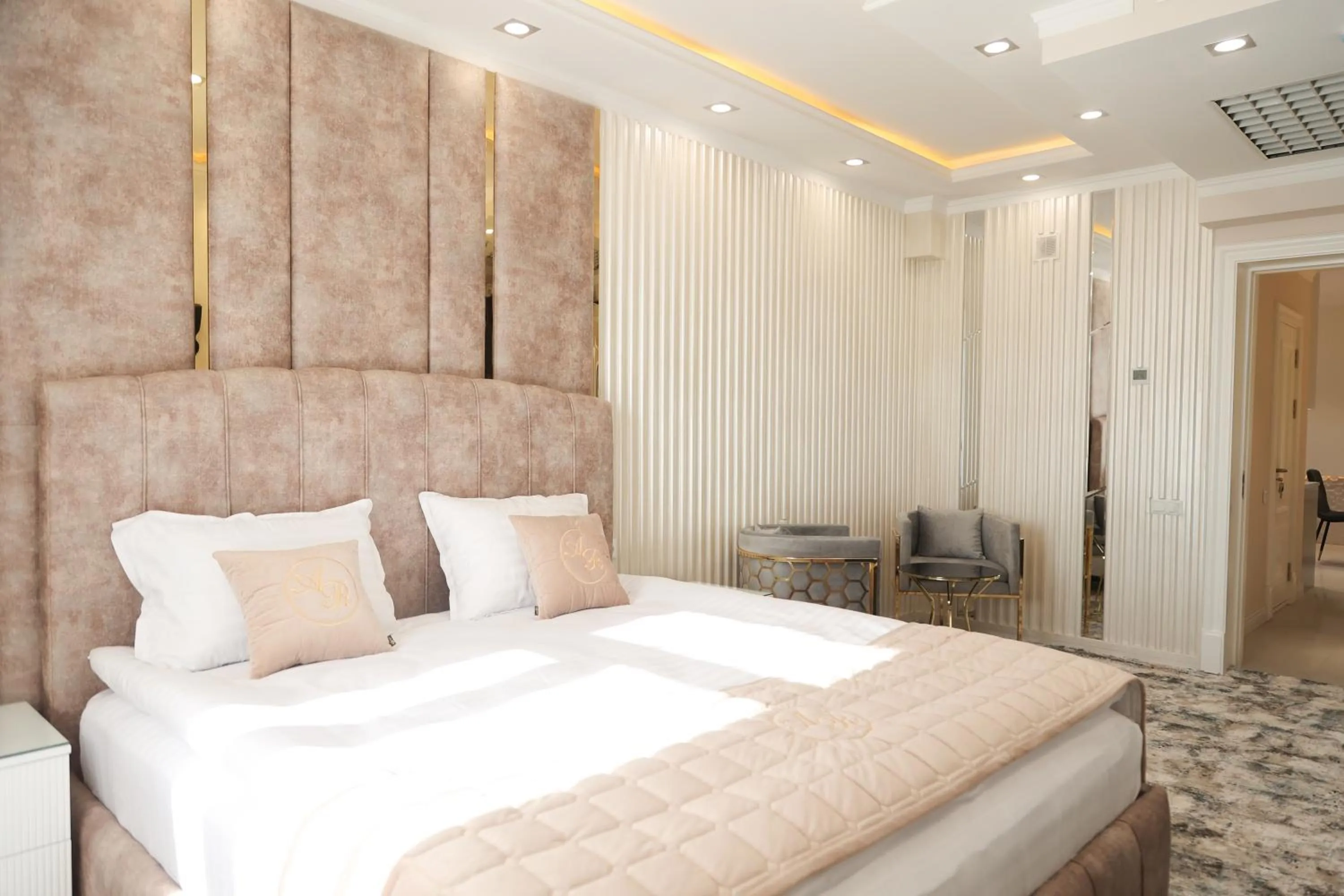 Bed in Reikartz Amar Samarkand