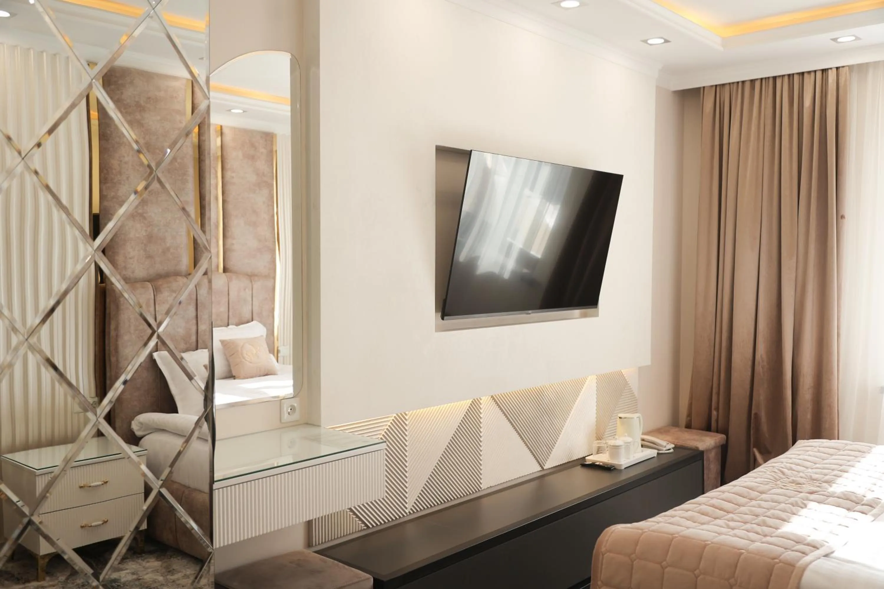 Bed in Reikartz Amar Samarkand