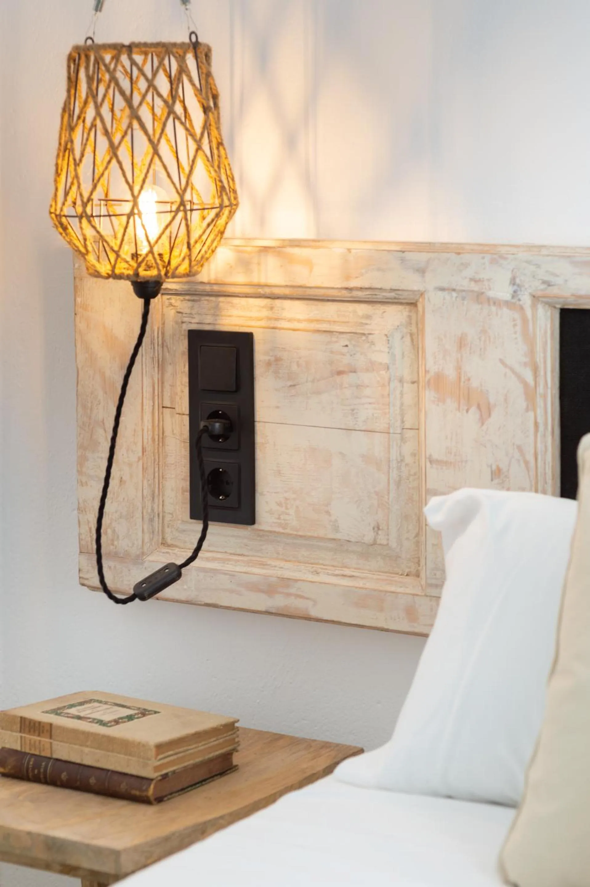 Decorative detail, Bed in Hostal Boutique Es Menut