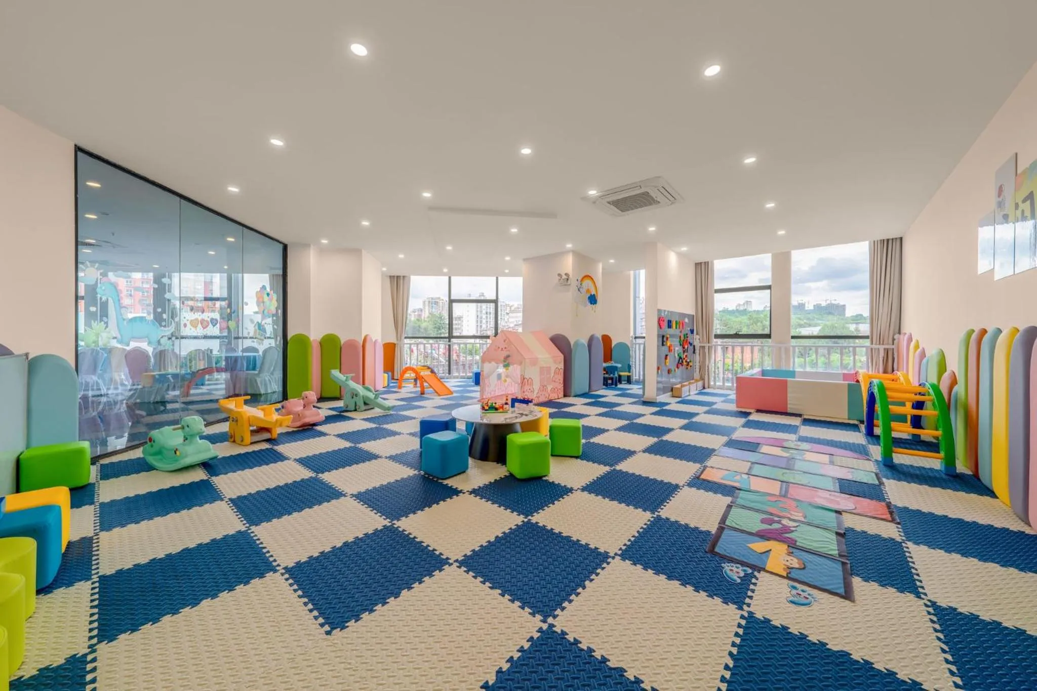 Fitness centre/facilities in Holiday Inn Express Kunming Panlong by IHG