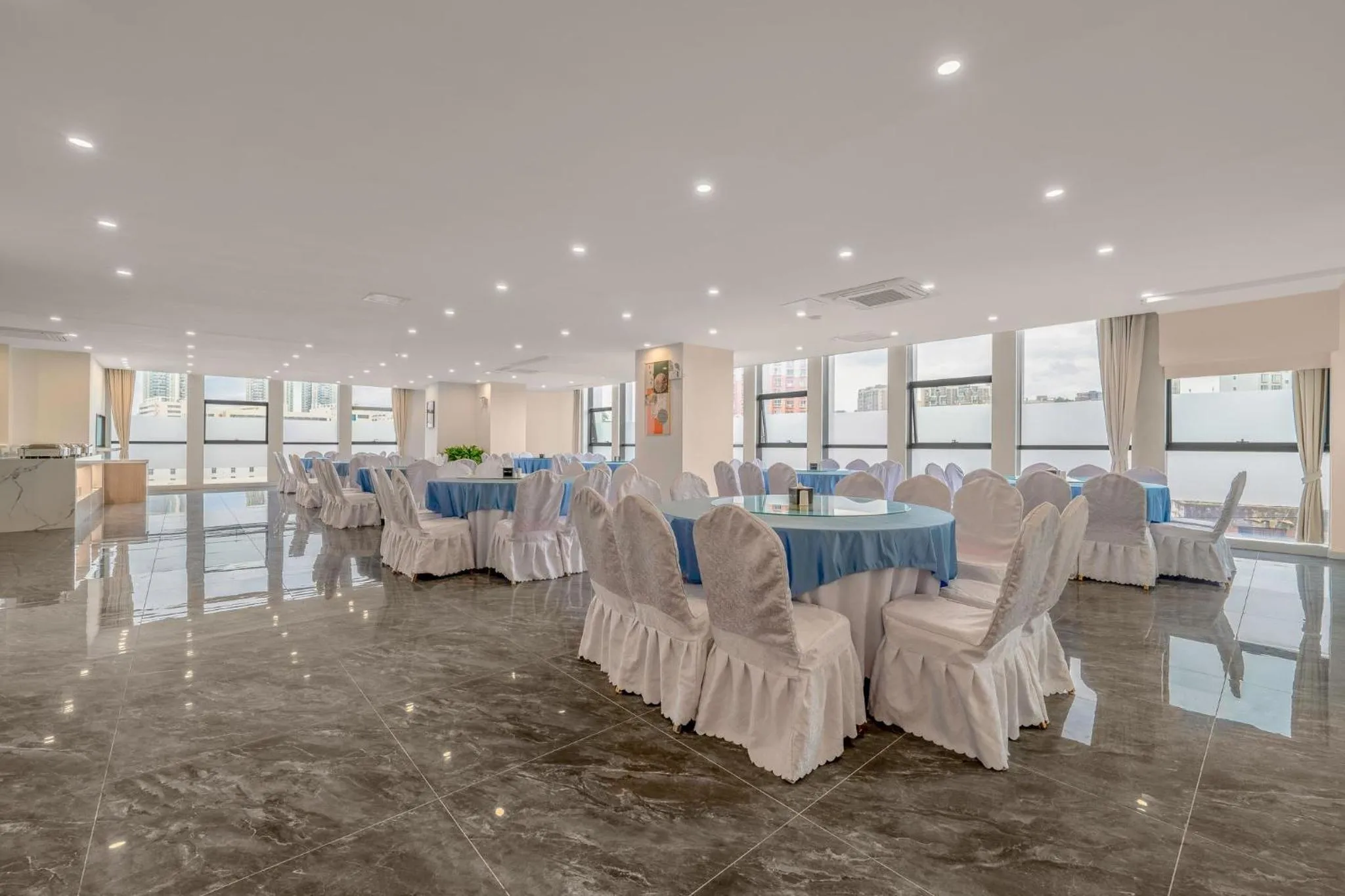 Restaurant/places to eat in Holiday Inn Express Kunming Panlong by IHG