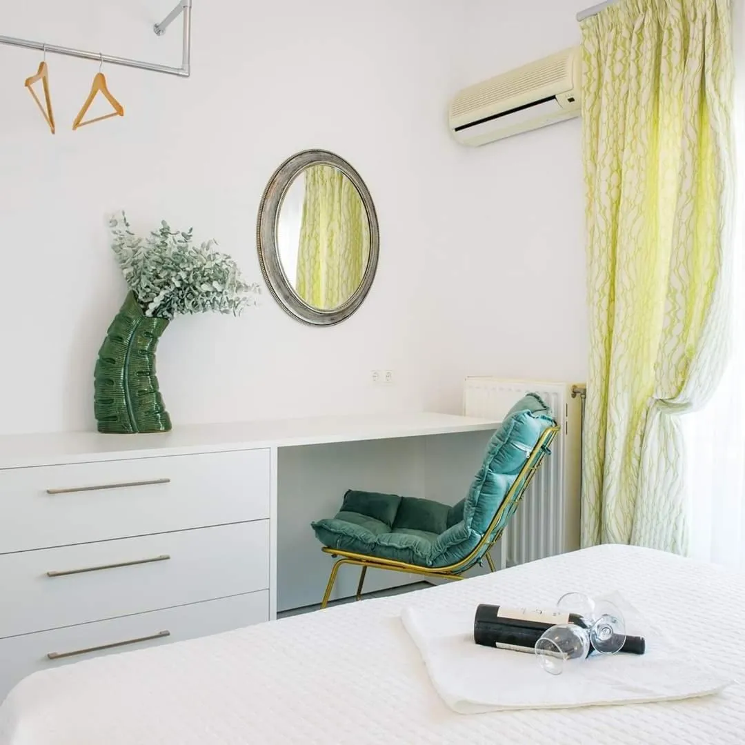 Photo of the whole room, Bed in Hotel Papanikolaou