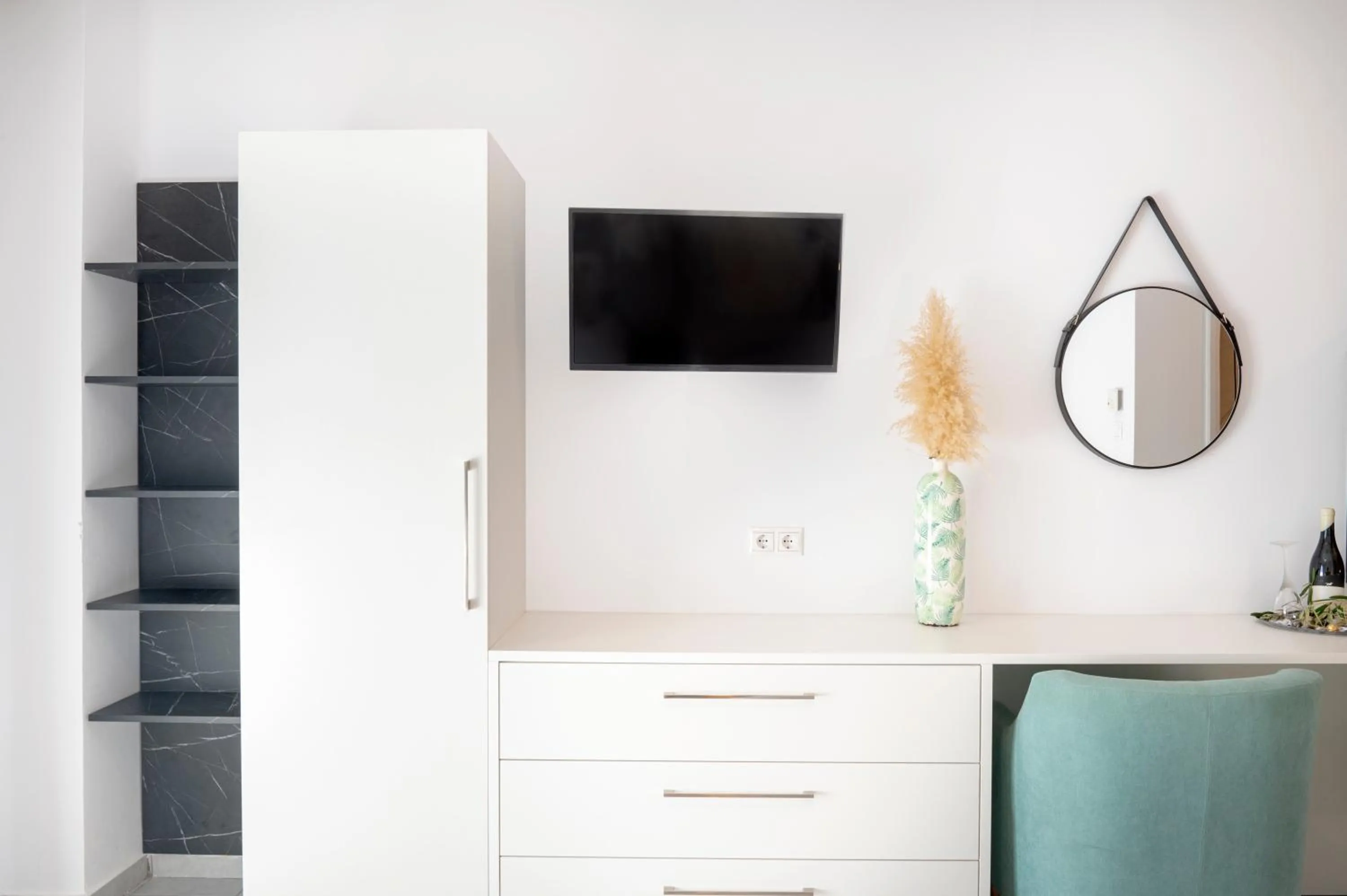 TV and multimedia in Hotel Papanikolaou