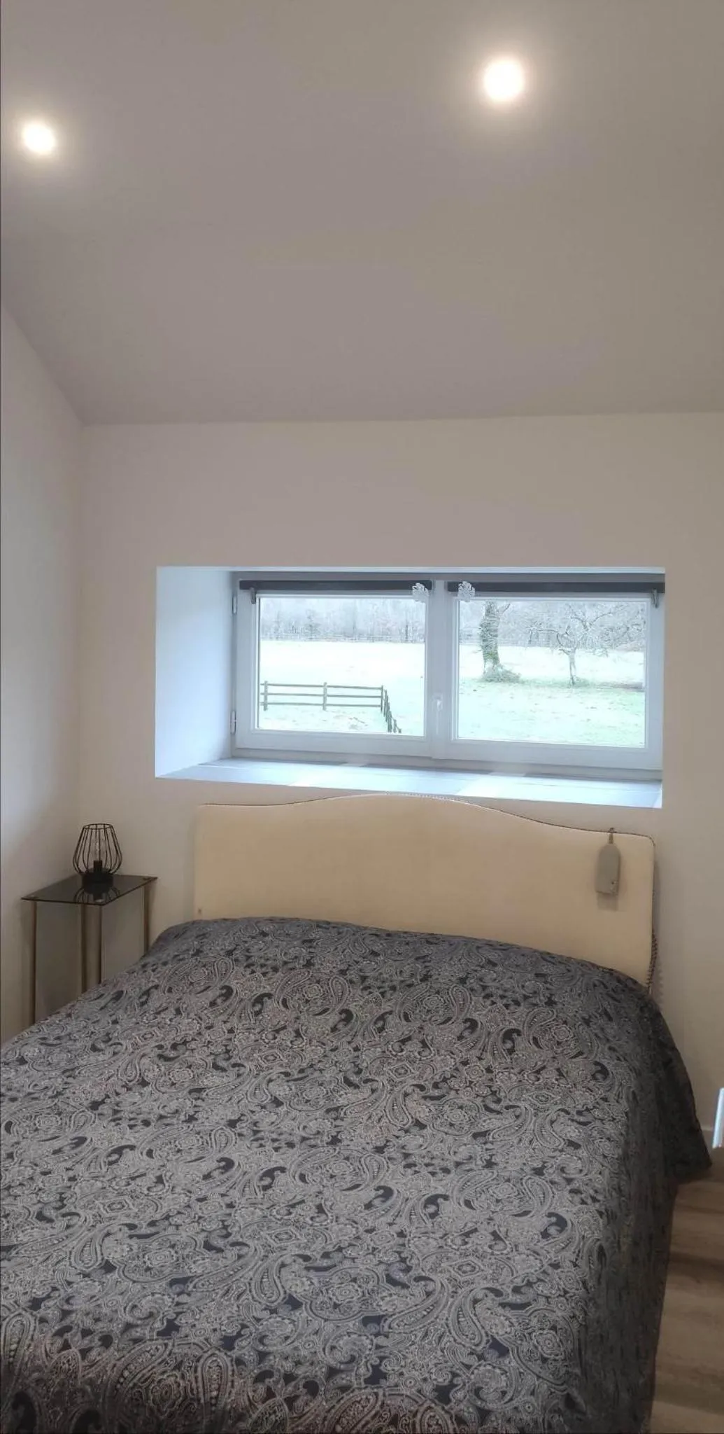 Bed in Gîte à la campagne 1 chambre Les Grandes Maisons Espace jacuzzi hammam SPA