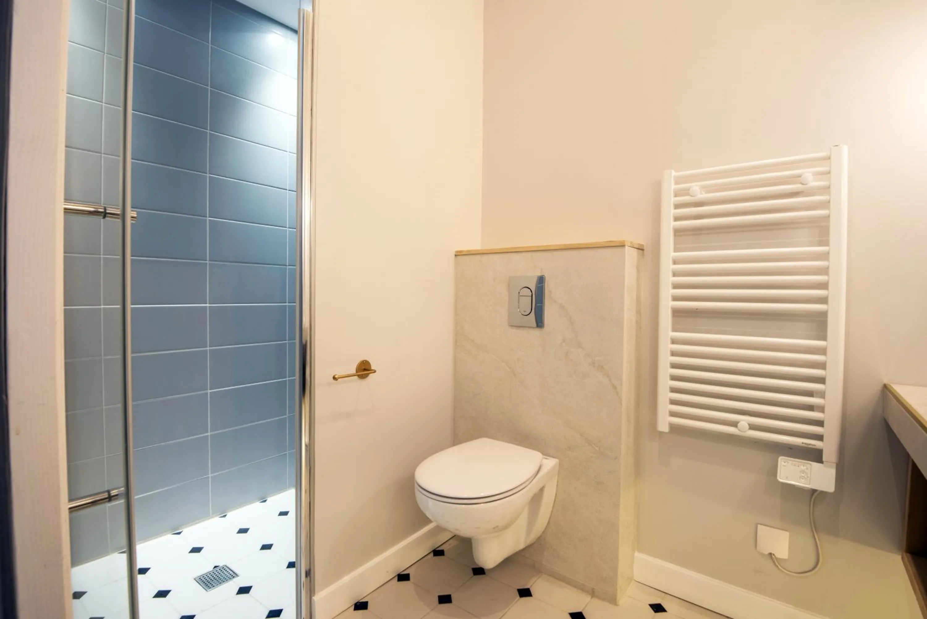 Shower in Les Suites Faidherbe