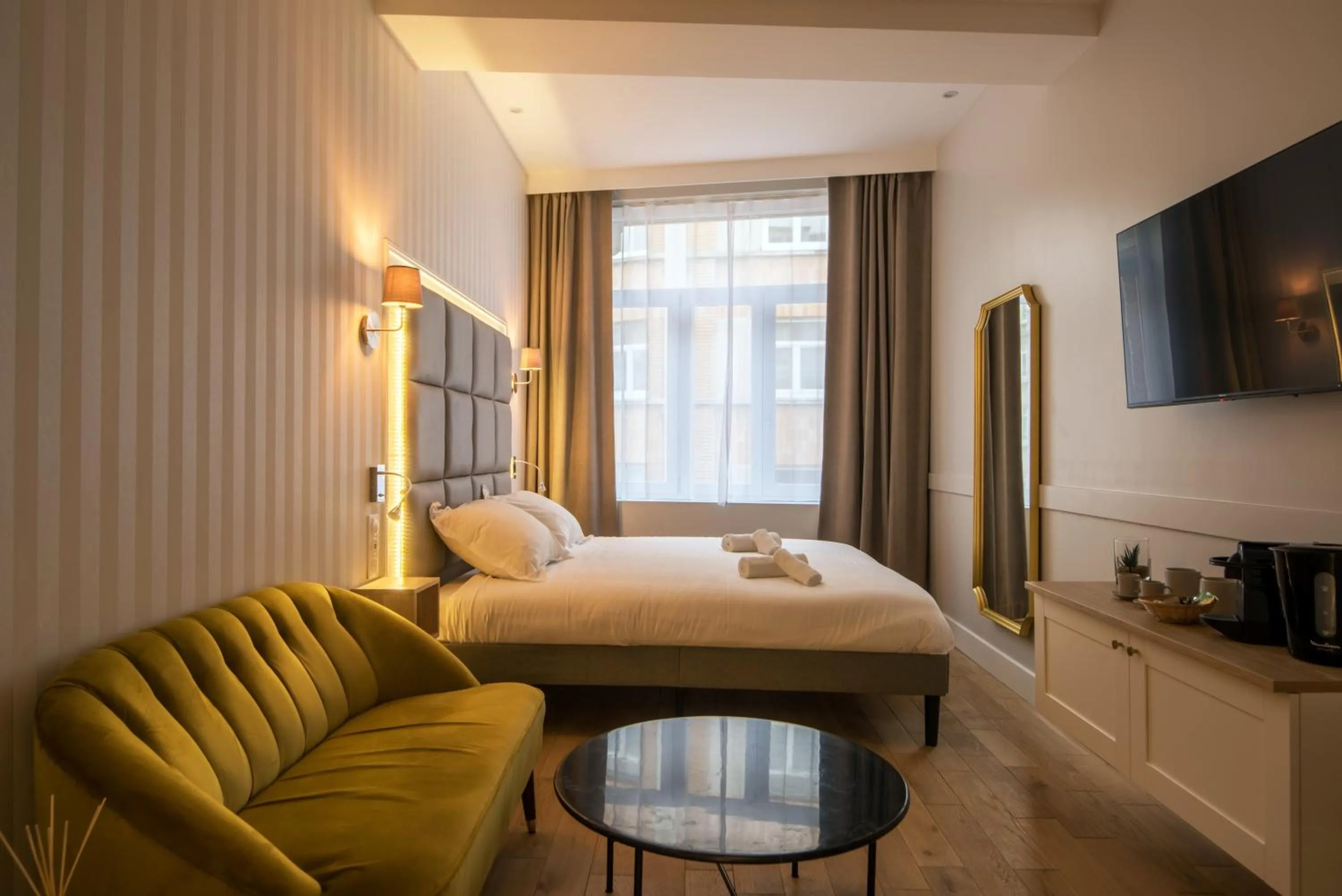 Photo of the whole room, Bed in Les Suites Faidherbe