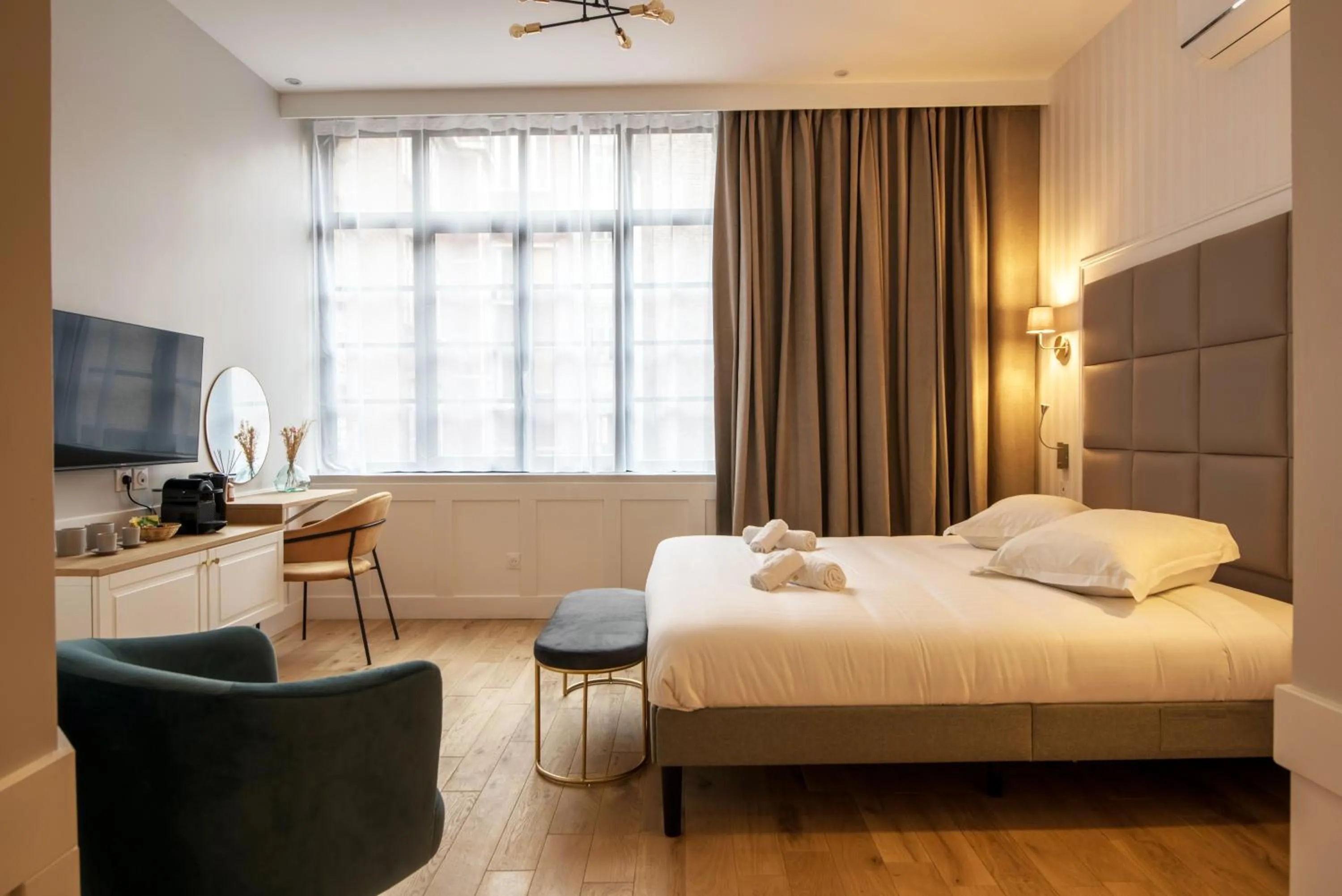 Bedroom, Bed in Les Suites Faidherbe