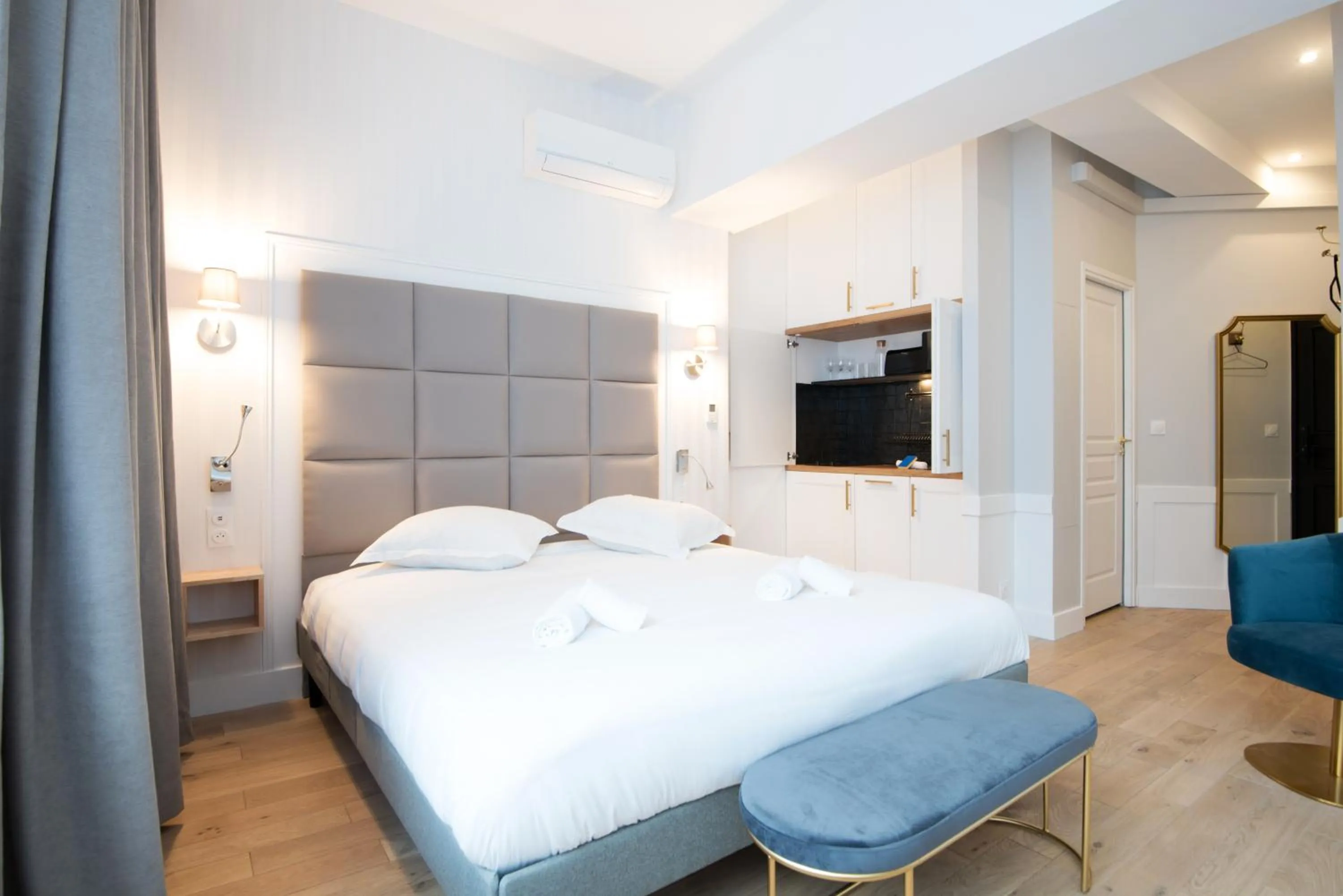 Bed in Les Suites Faidherbe