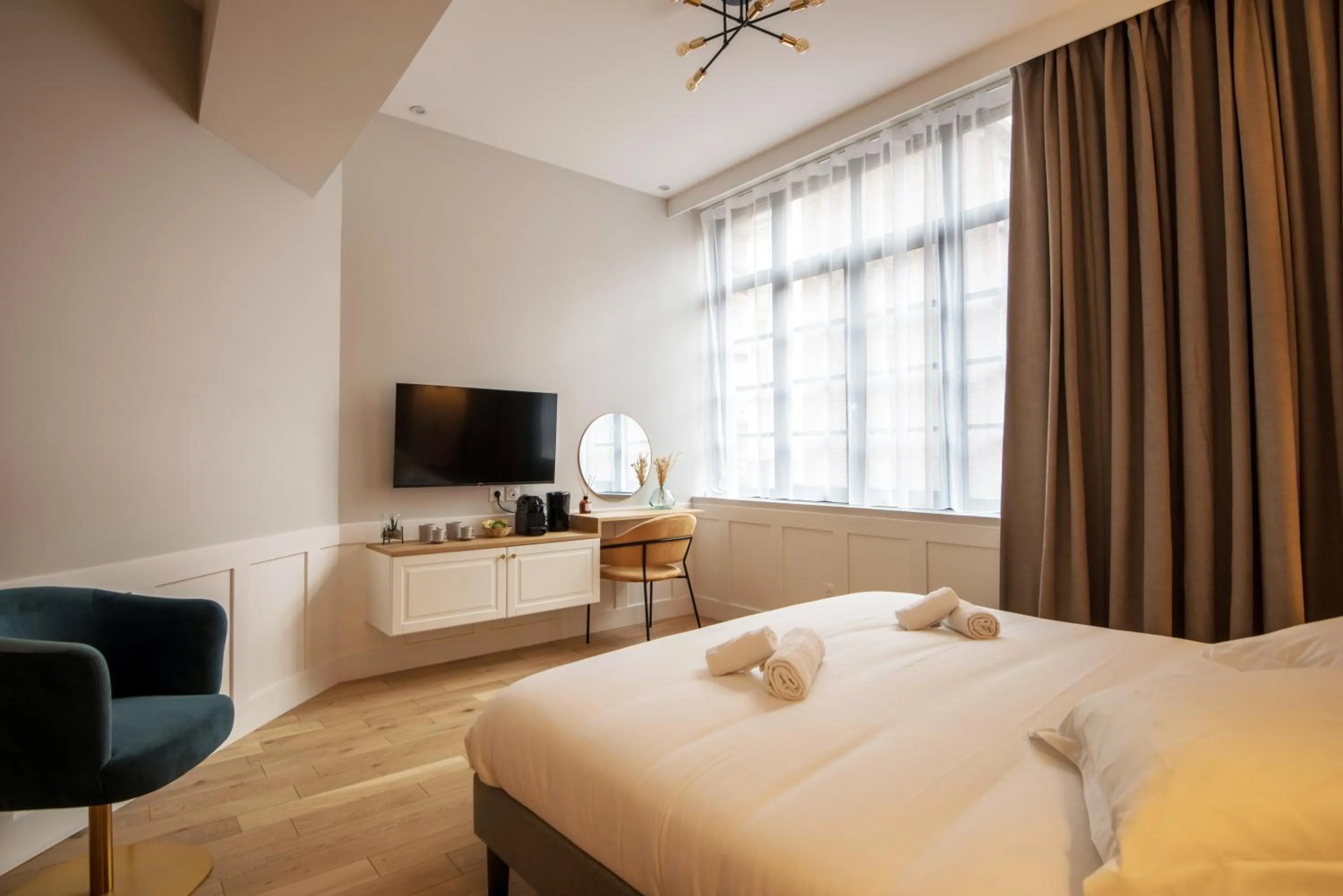 TV and multimedia, Bed in Les Suites Faidherbe