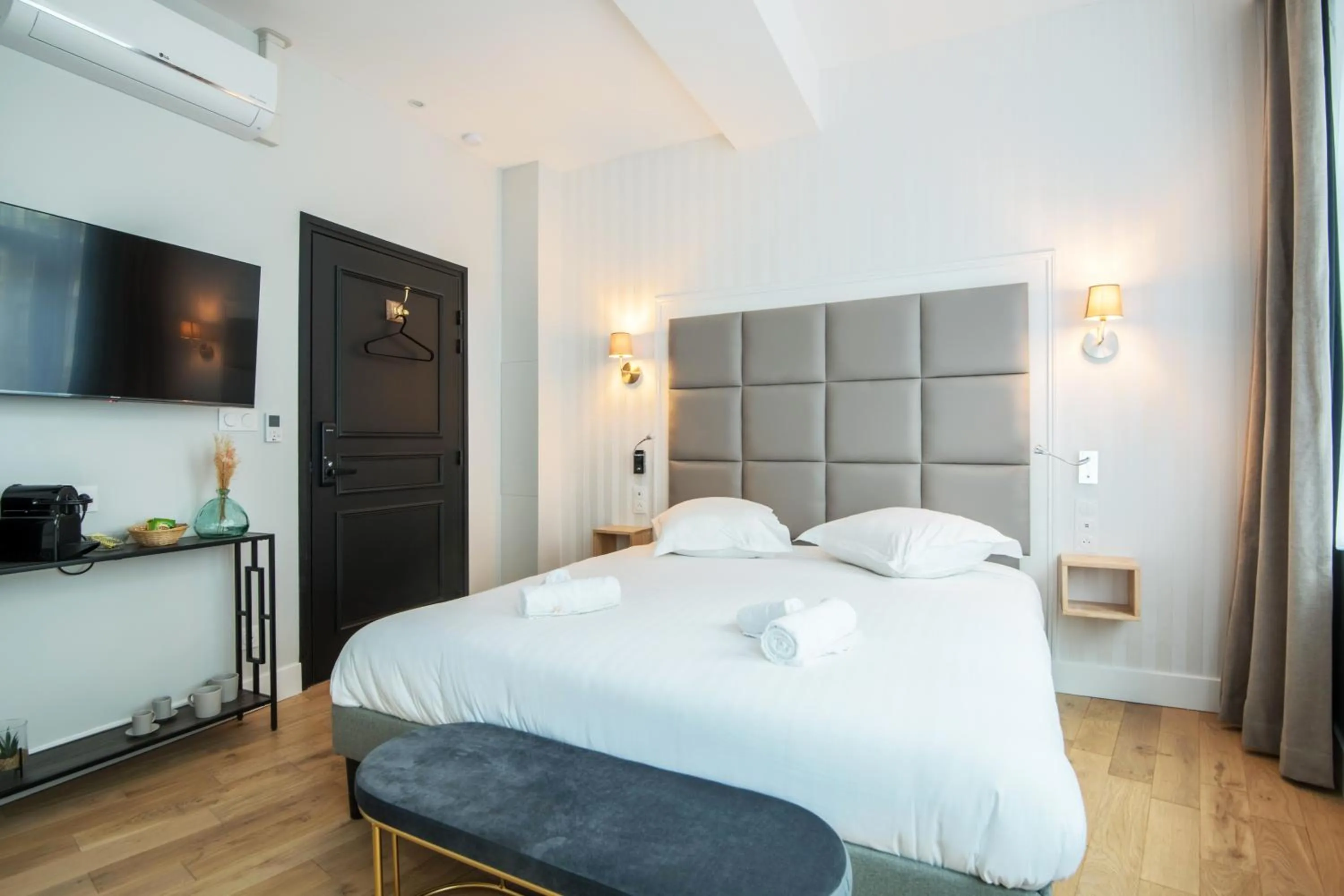 TV and multimedia, Bed in Les Suites Faidherbe