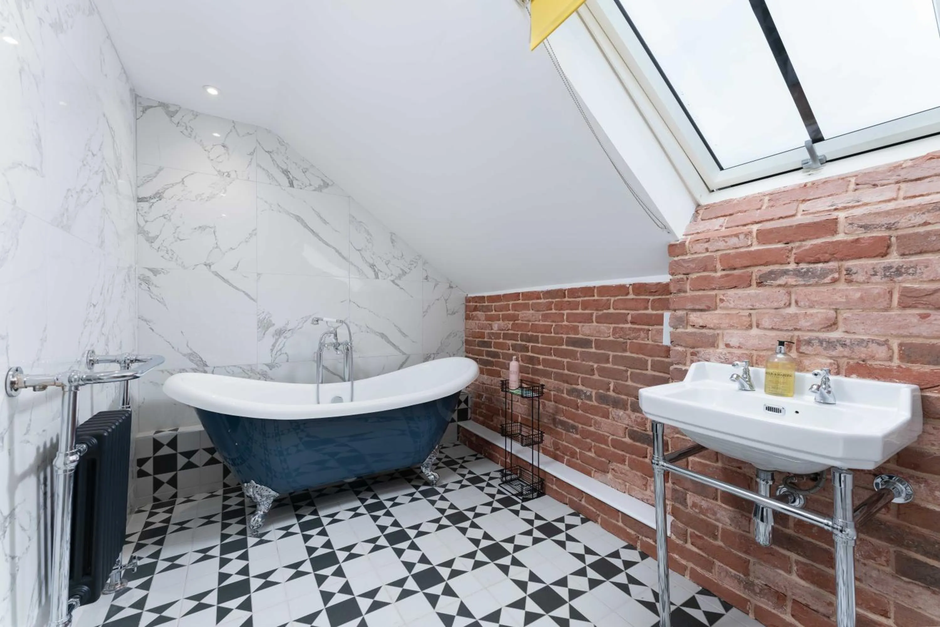 Hot Tub in 89 The Merchants- Chic Aparthotel by The House of Danu