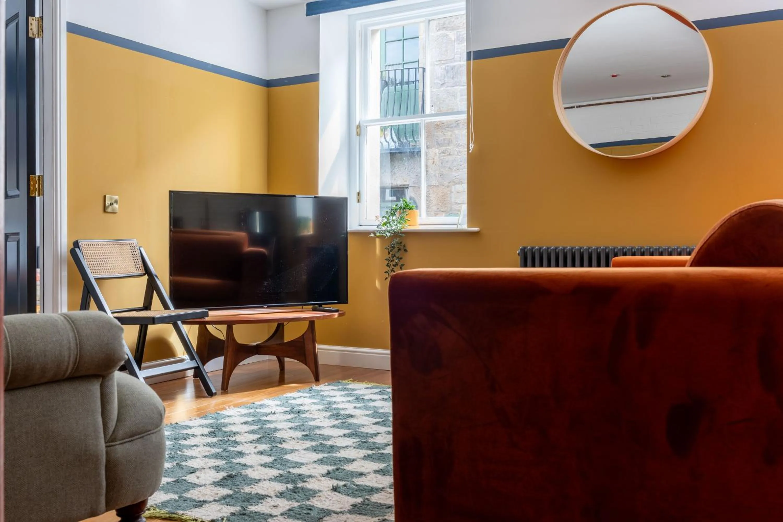 Communal lounge/ TV room in 89 The Merchants- Chic Aparthotel by The House of Danu