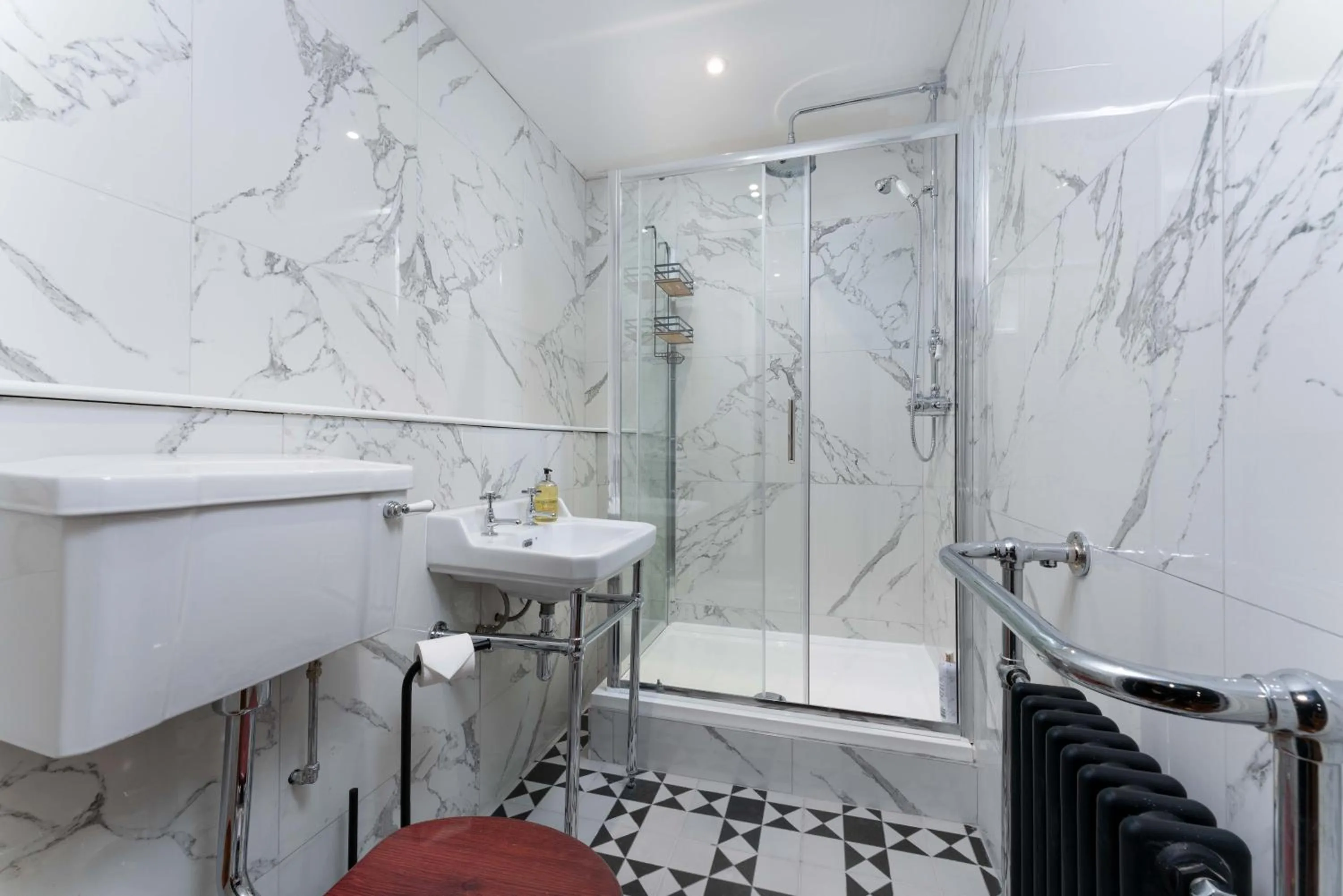 Shower in 89 The Merchants- Chic Aparthotel by The House of Danu