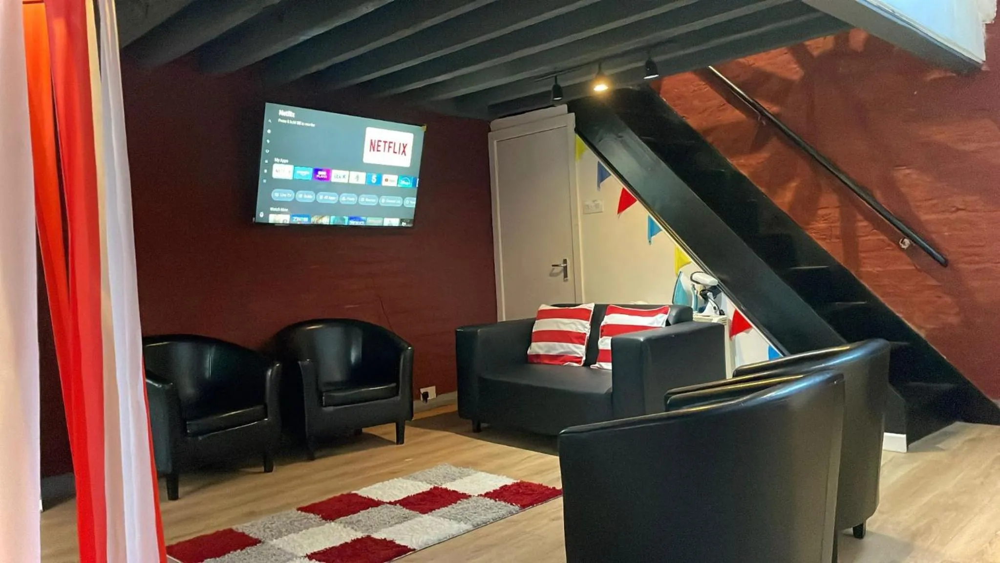 TV and multimedia in Rainford Gardens by UStay Aparthotels
