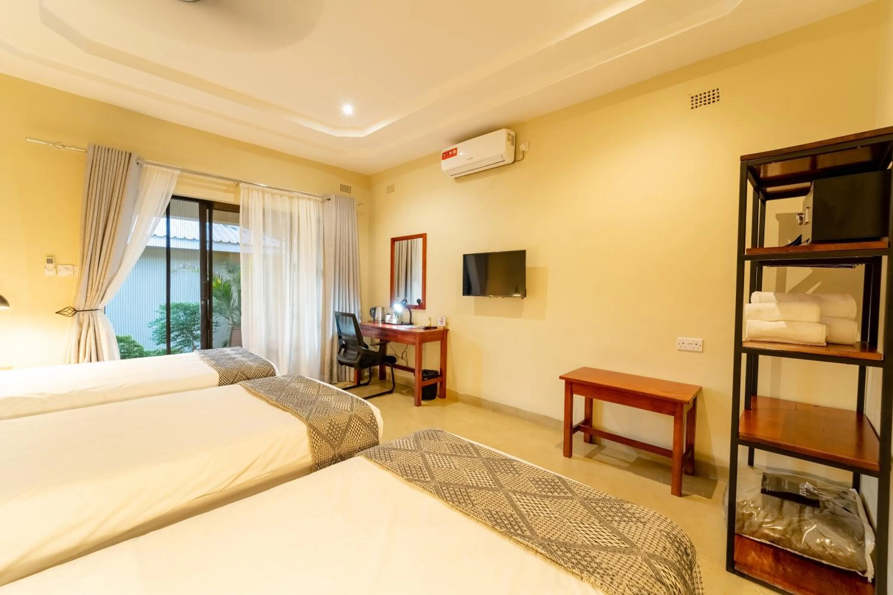 Bed in The Shrub Lodge