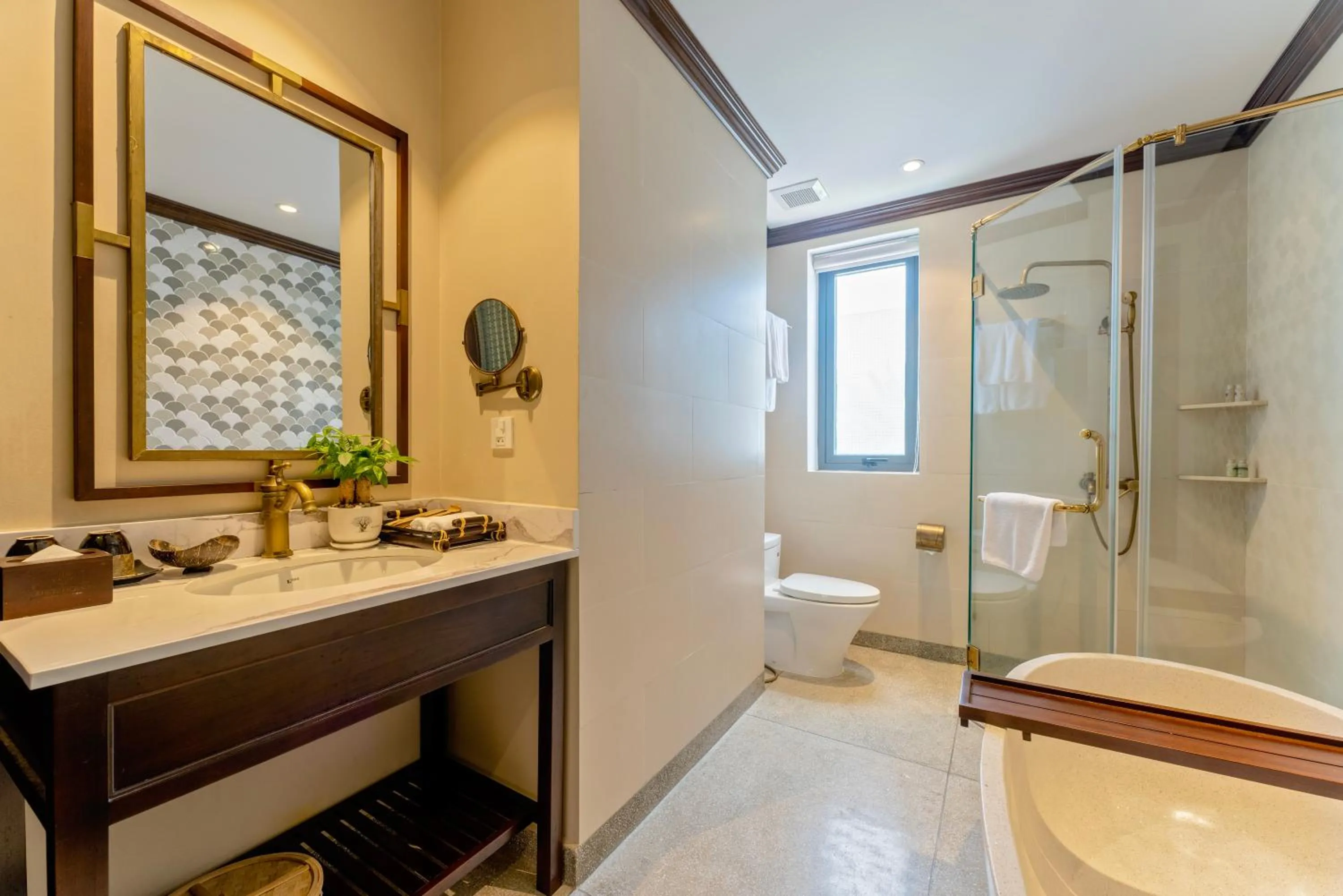 Shower in Ahoy Hoi An Boutique Resort & Spa