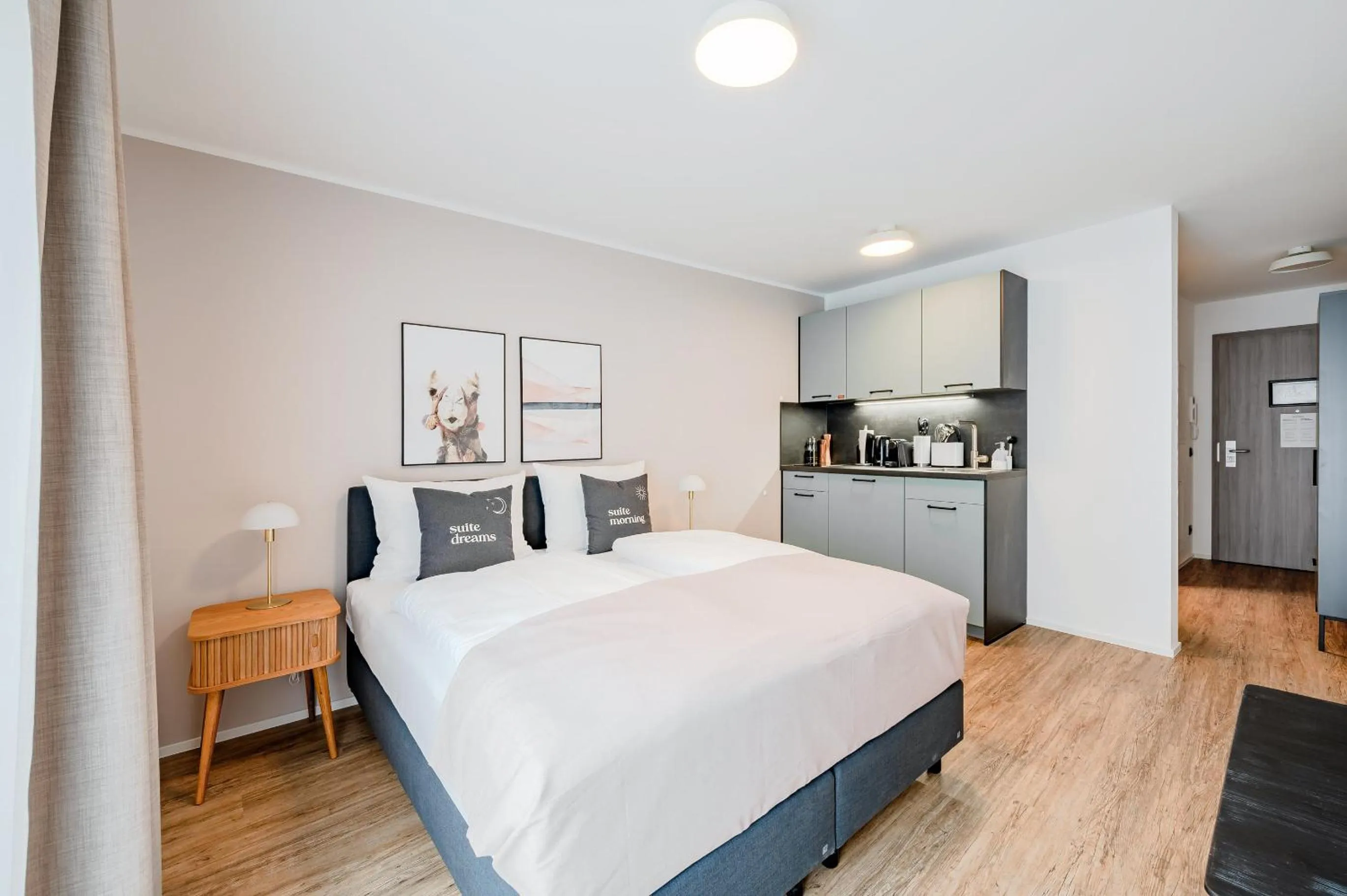 Bed in Limehome Metzingen Wilhelmstr