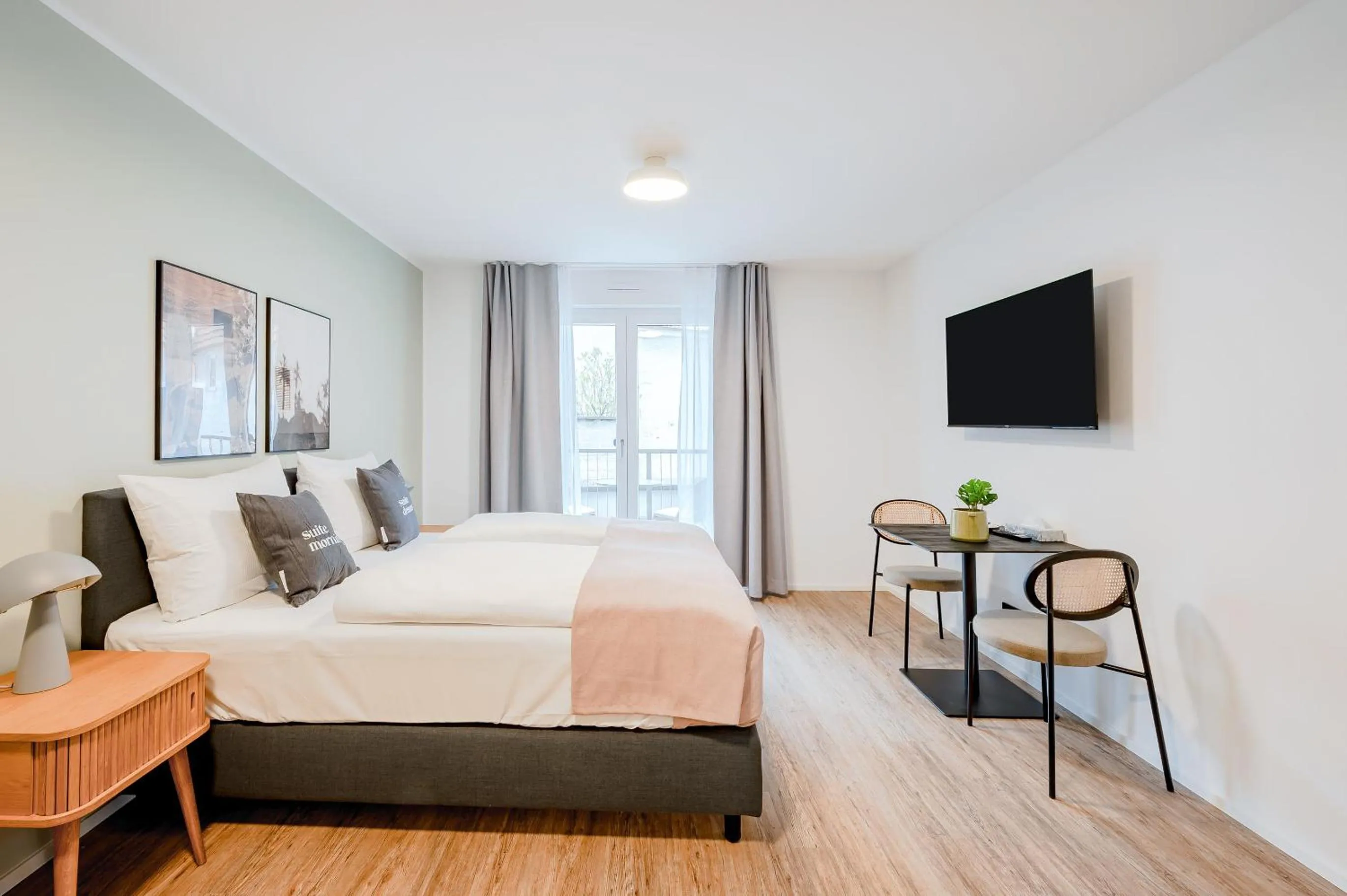 Bed in Limehome Metzingen Wilhelmstr