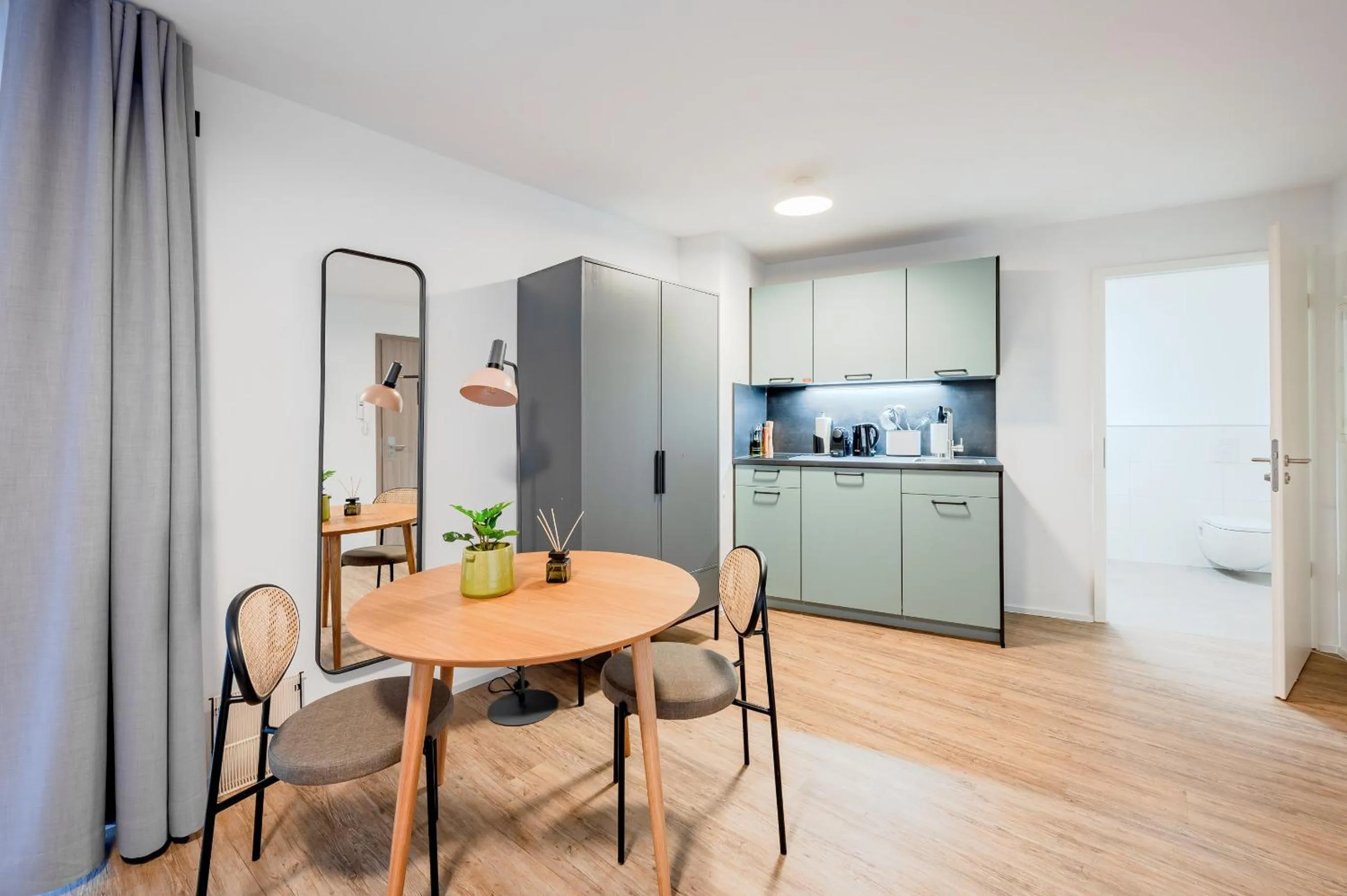 Kitchen or kitchenette in Limehome Metzingen Wilhelmstr