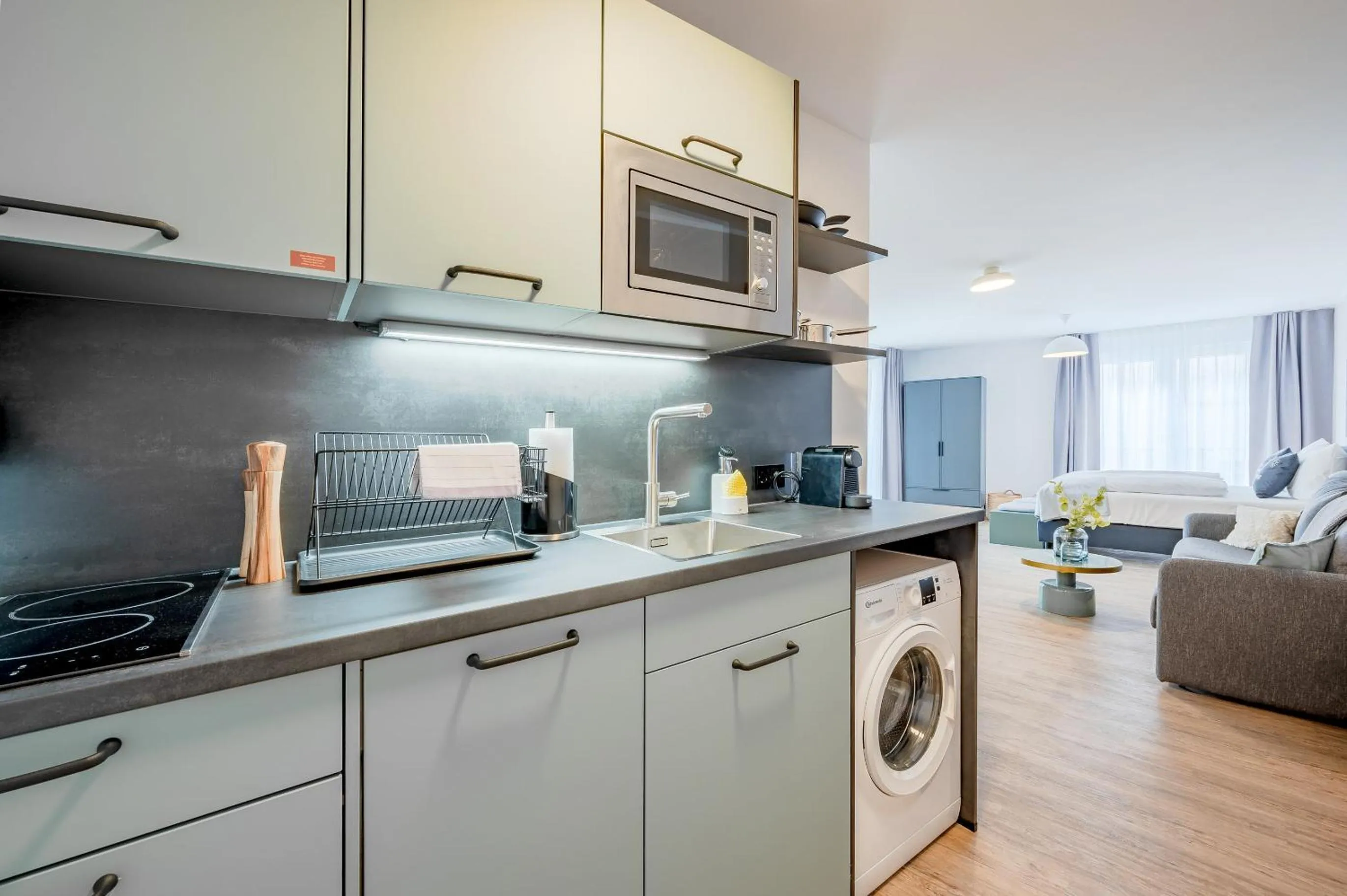 Kitchen or kitchenette in Limehome Metzingen Wilhelmstr