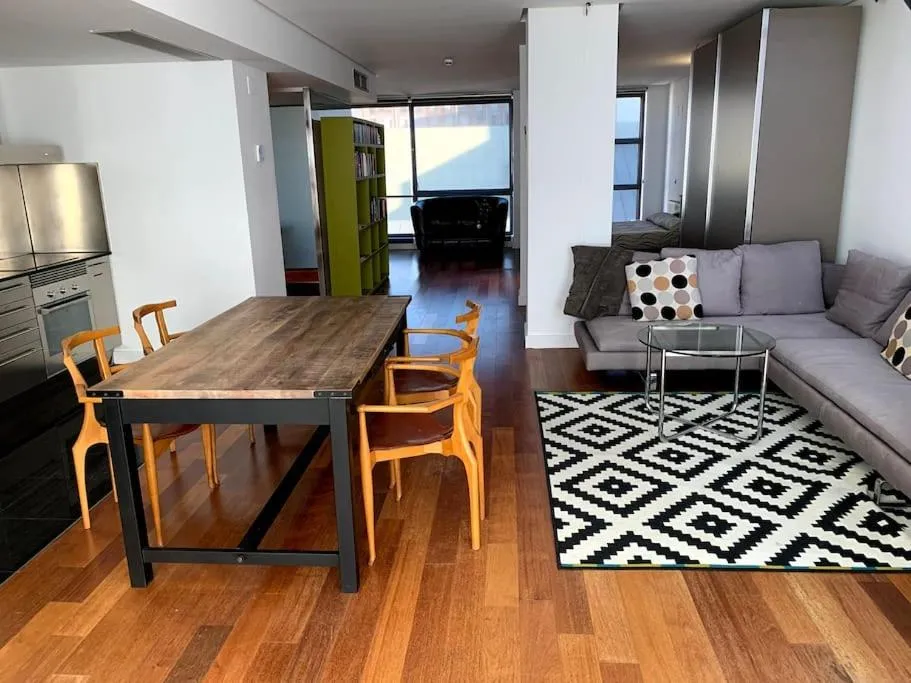 Loft con terraza, parking y piscina en verano-sebcan
