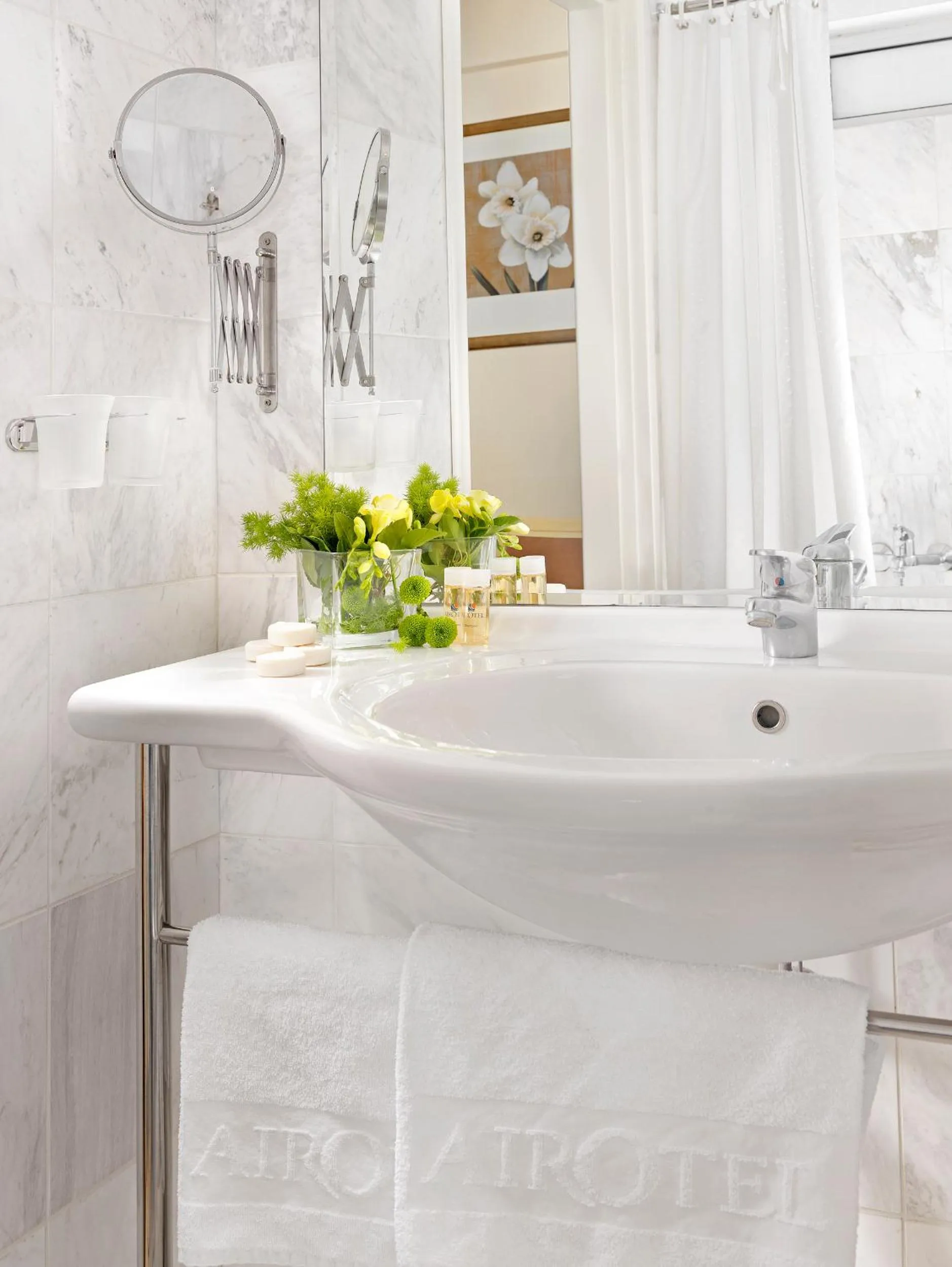 Bathroom in Airotel Parthenon