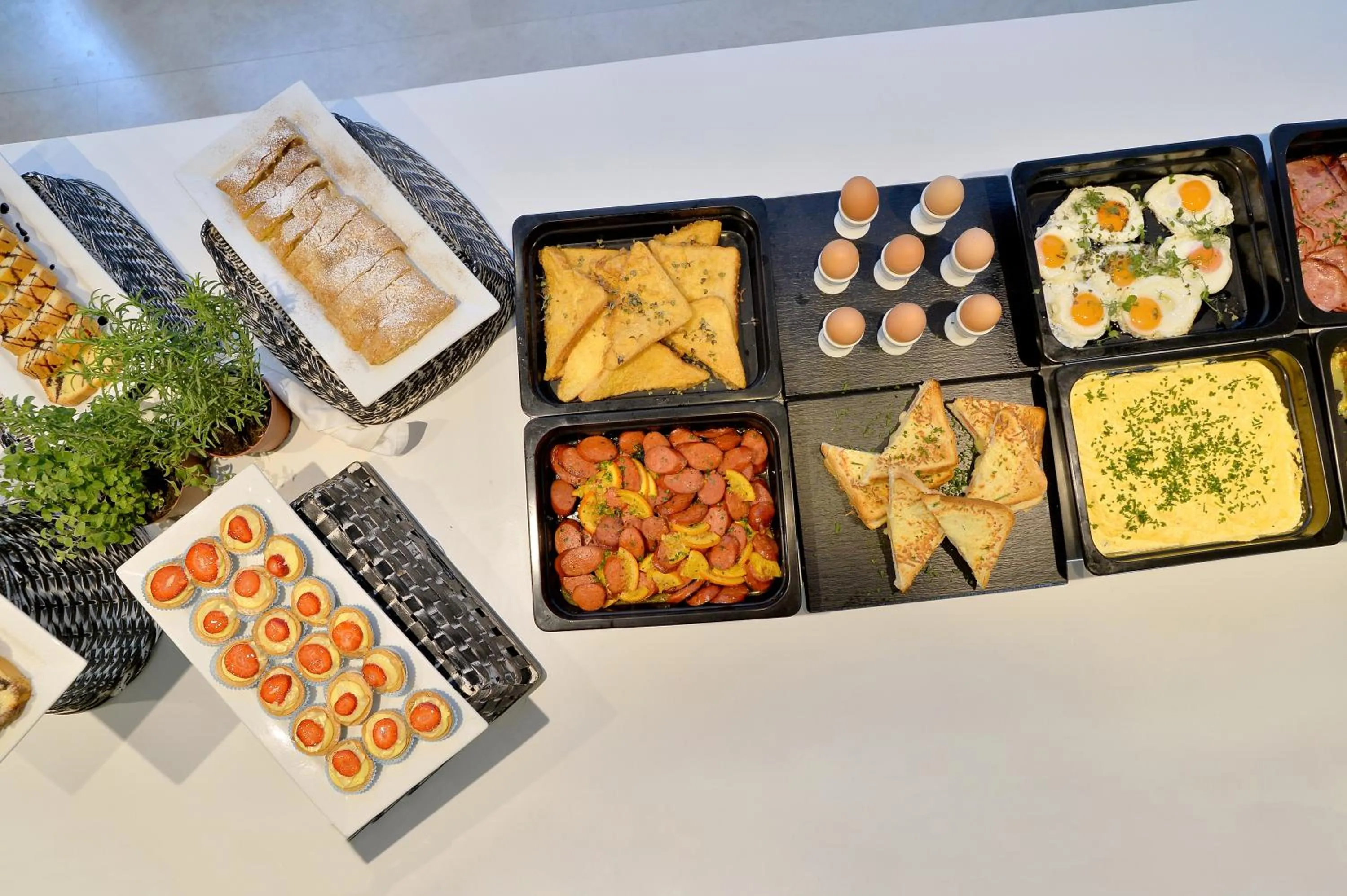 Buffet breakfast in Airotel Parthenon