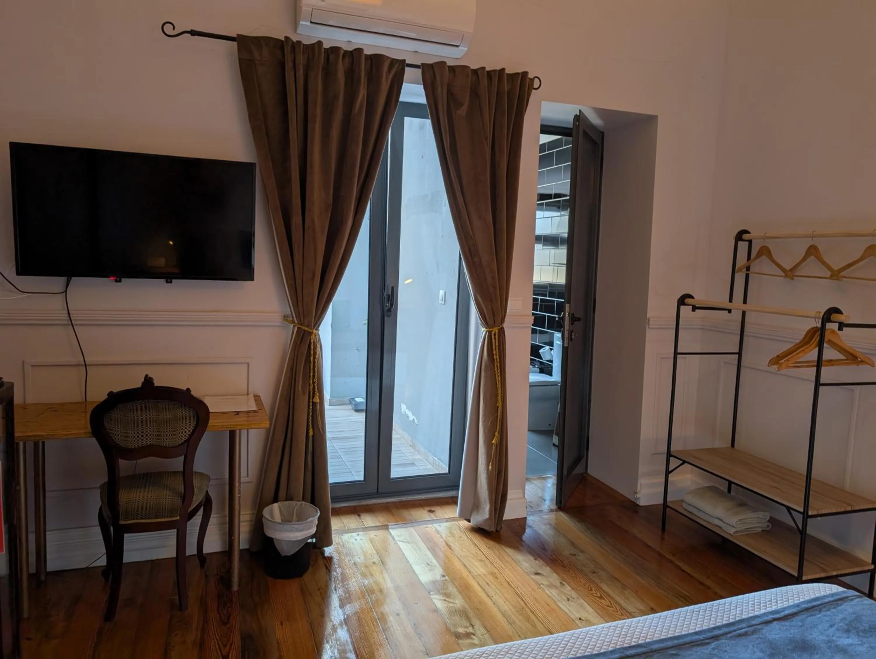 Balcony/Terrace, Bed in Casa do Vereador