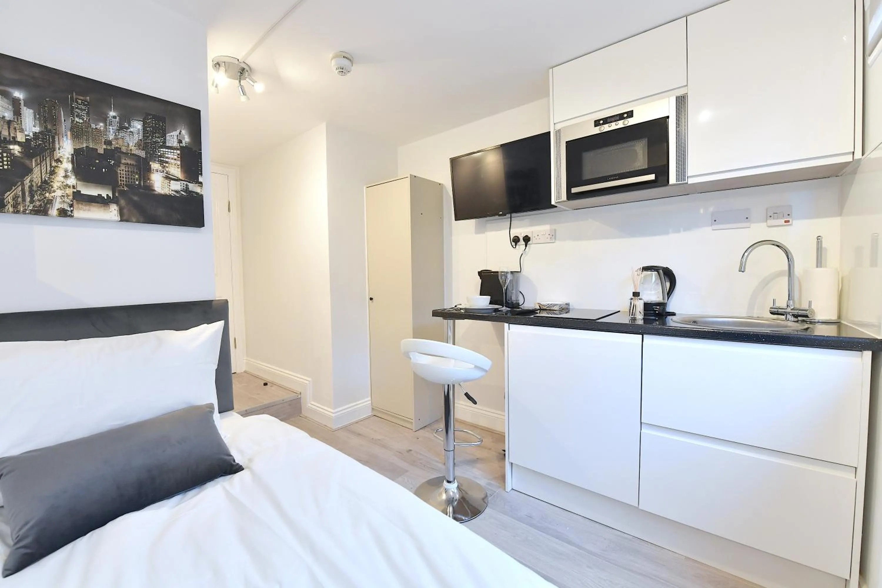 Bed in Stylish Studios by Luxestays Fulham