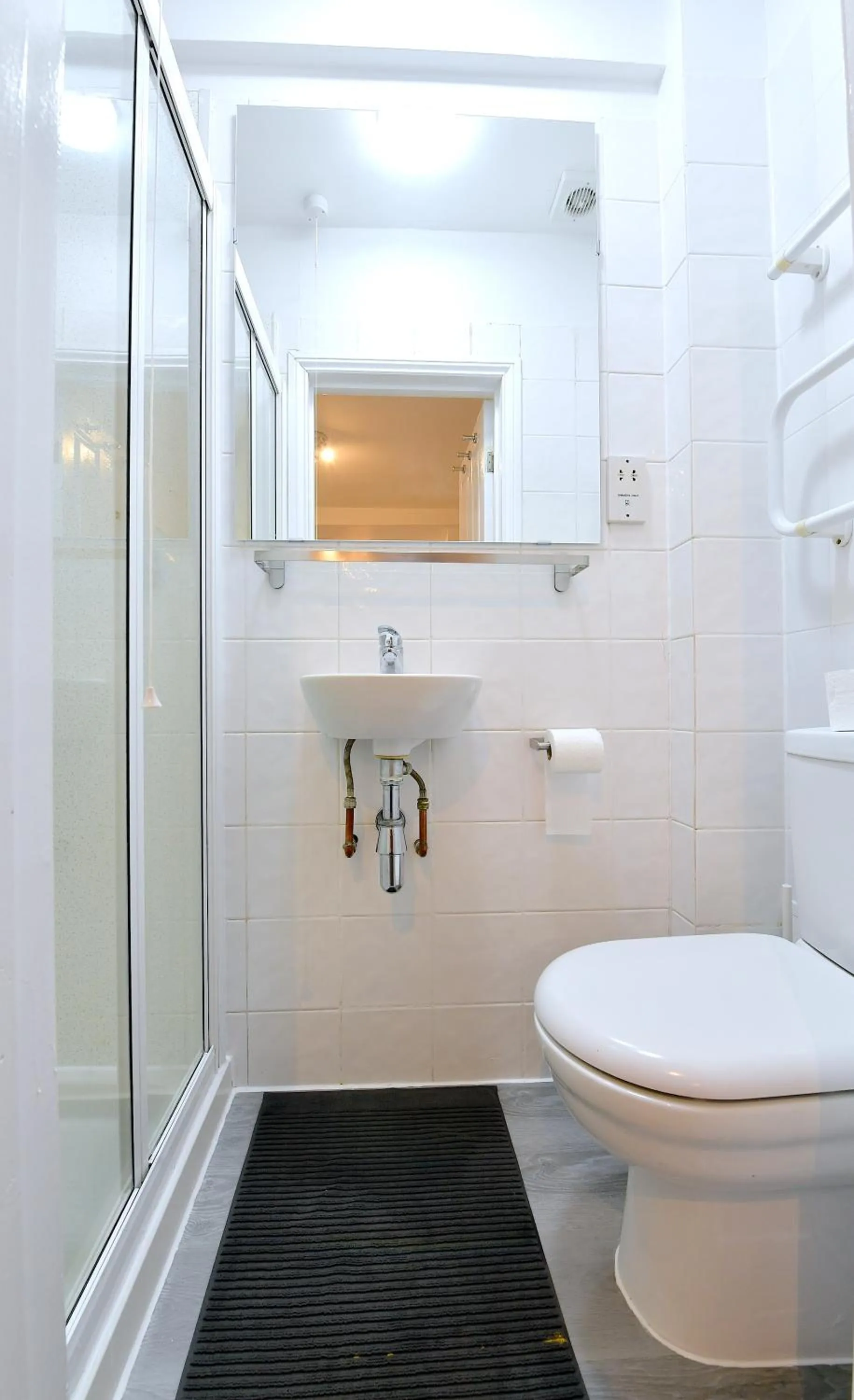 Bathroom in Stylish Studios by Luxestays Fulham