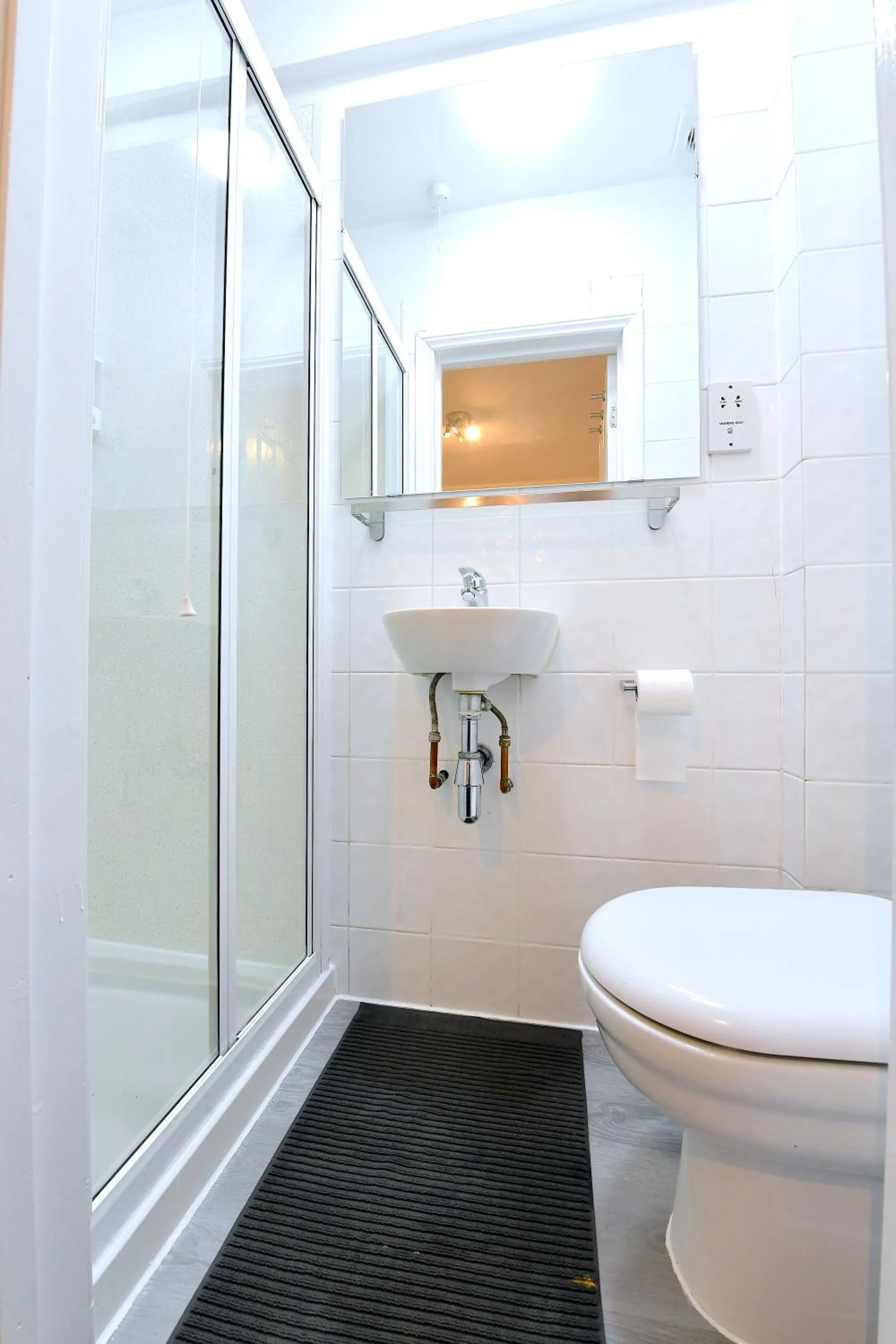 Bathroom in Stylish Studios by Luxestays Fulham