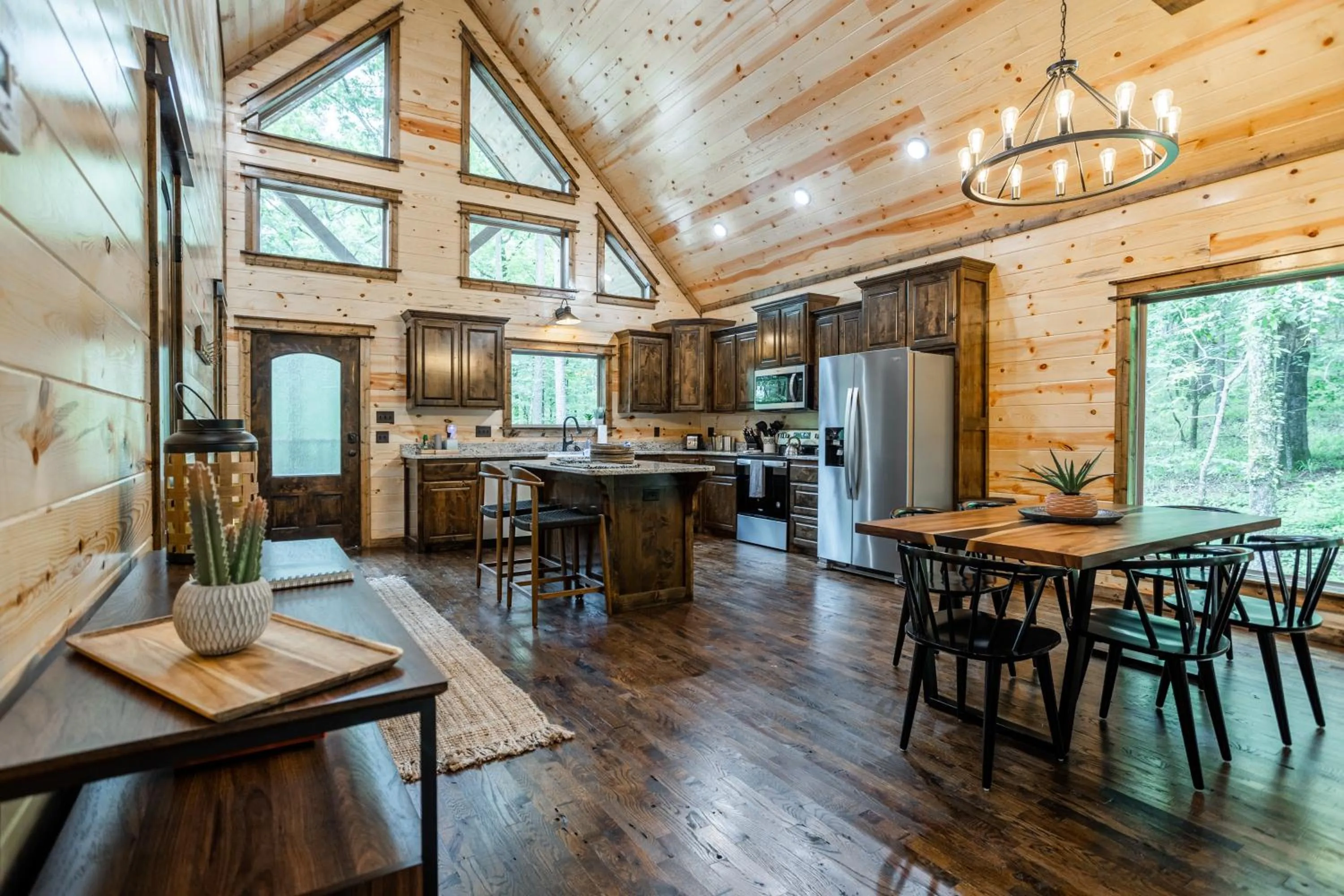 BRAND NEW! "The Roosevelt" Couples Cabin adjacent to National Forest