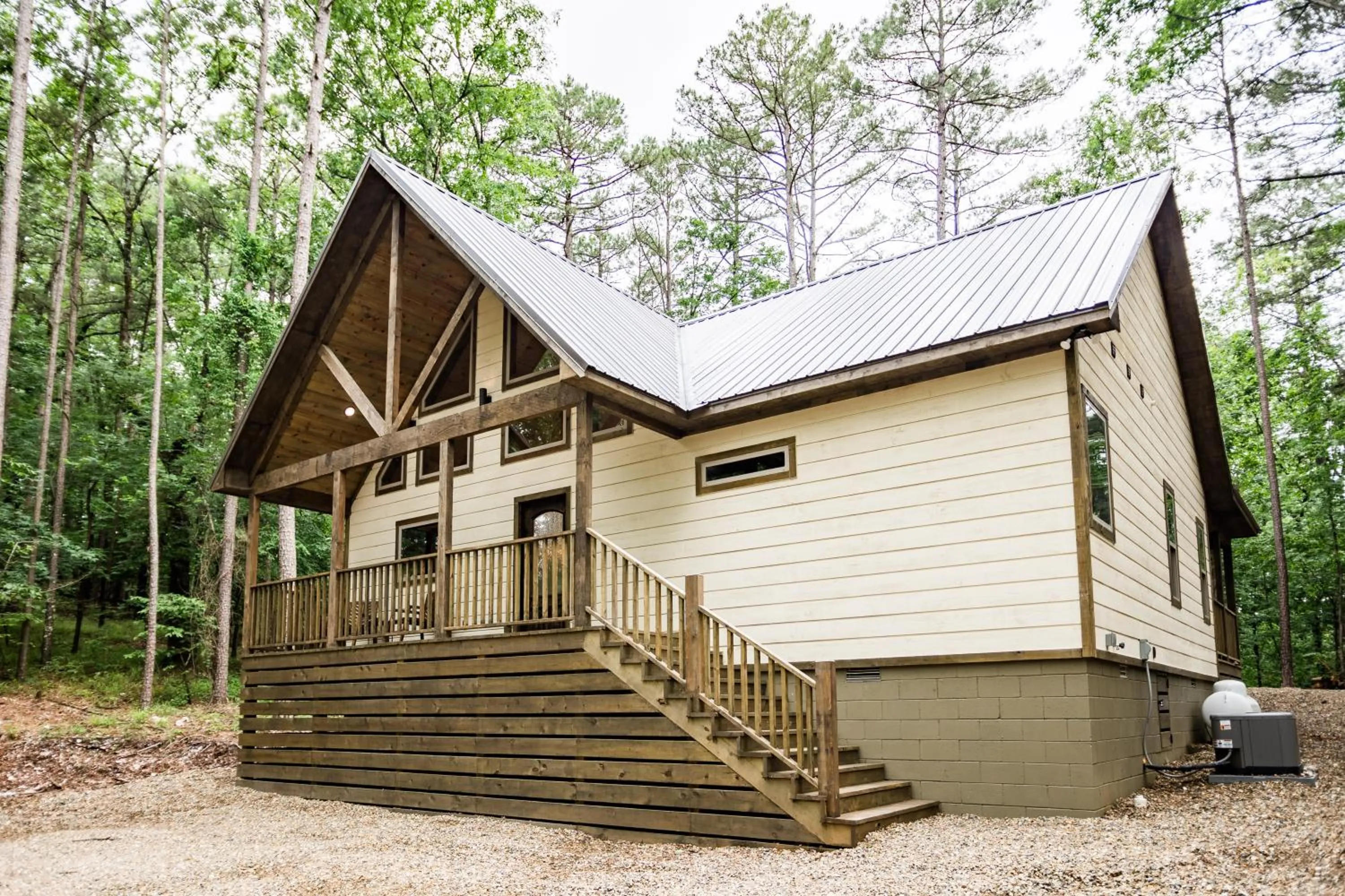 BRAND NEW! "The Roosevelt" Couples Cabin adjacent to National Forest