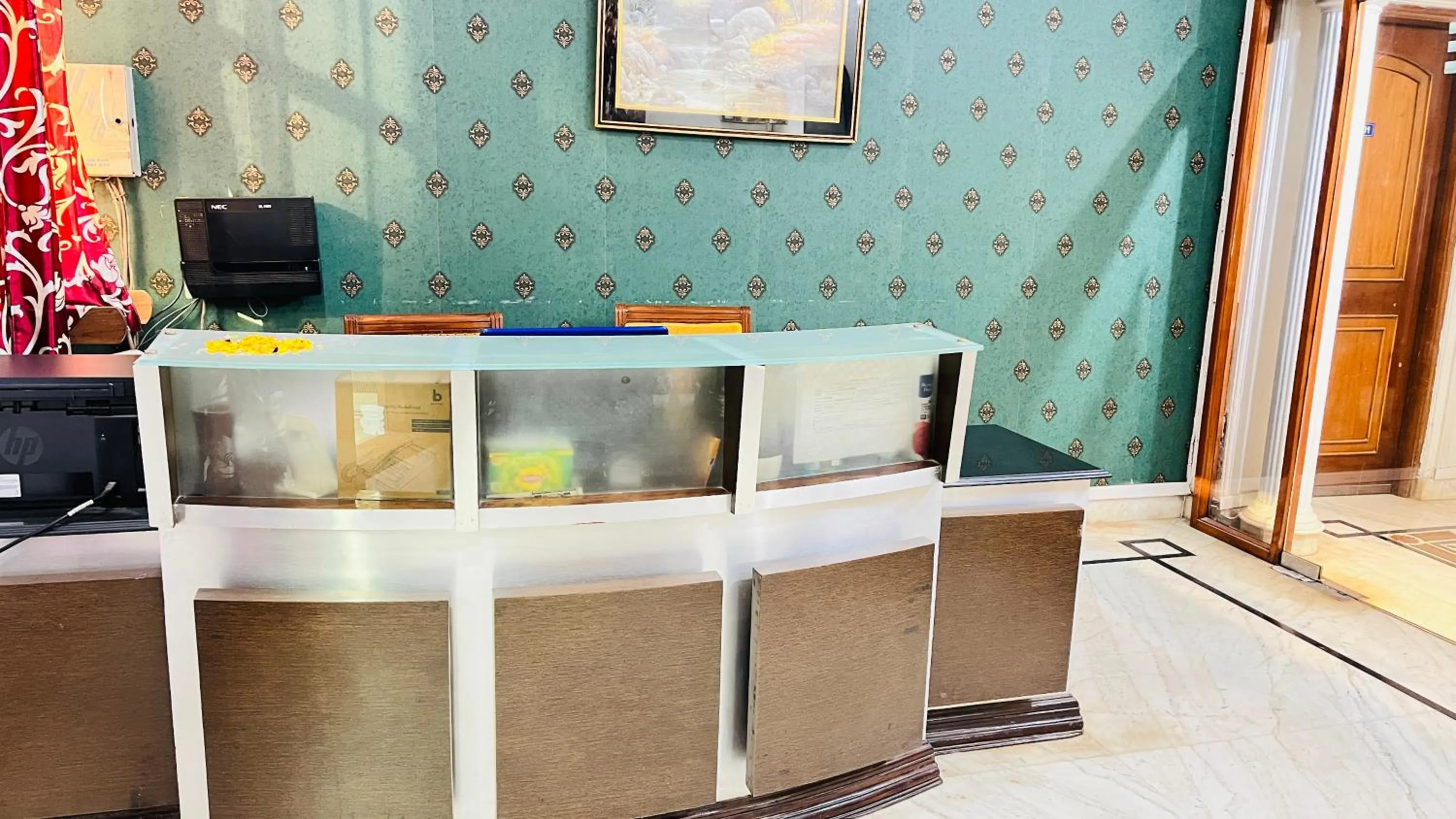 Kitchen or kitchenette in Hotel Starline Sector 28