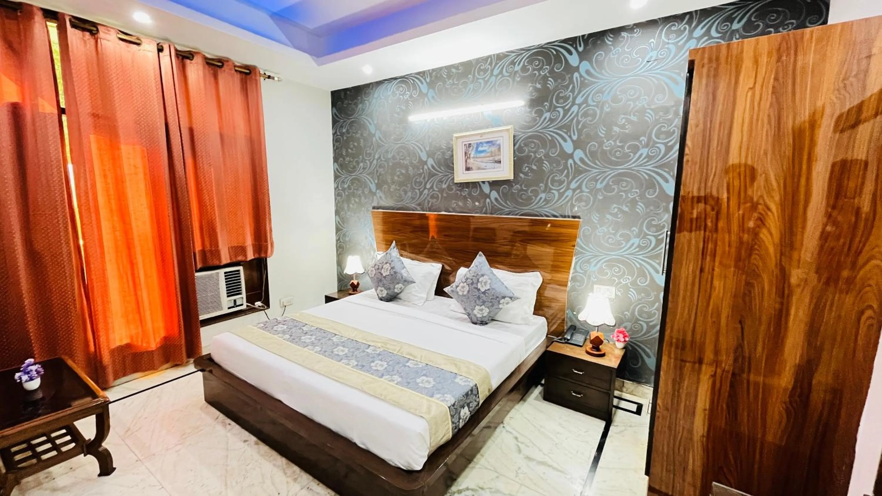 Bed in Hotel Starline Sector 28