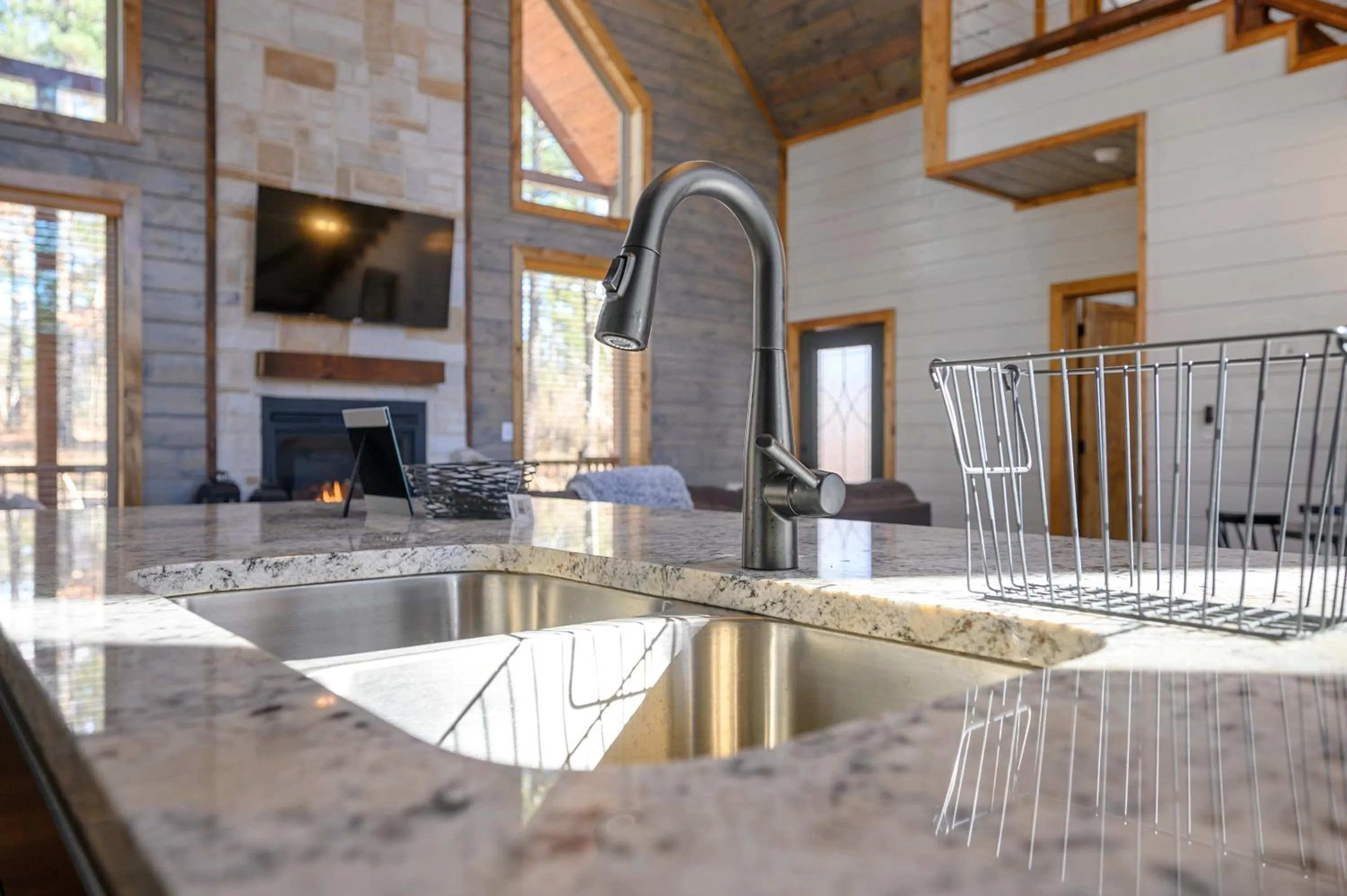 Brand New Sunrise Retreat 2 Bedroom Sleeps 8, 2 Decks, Hot Tub, Firepit